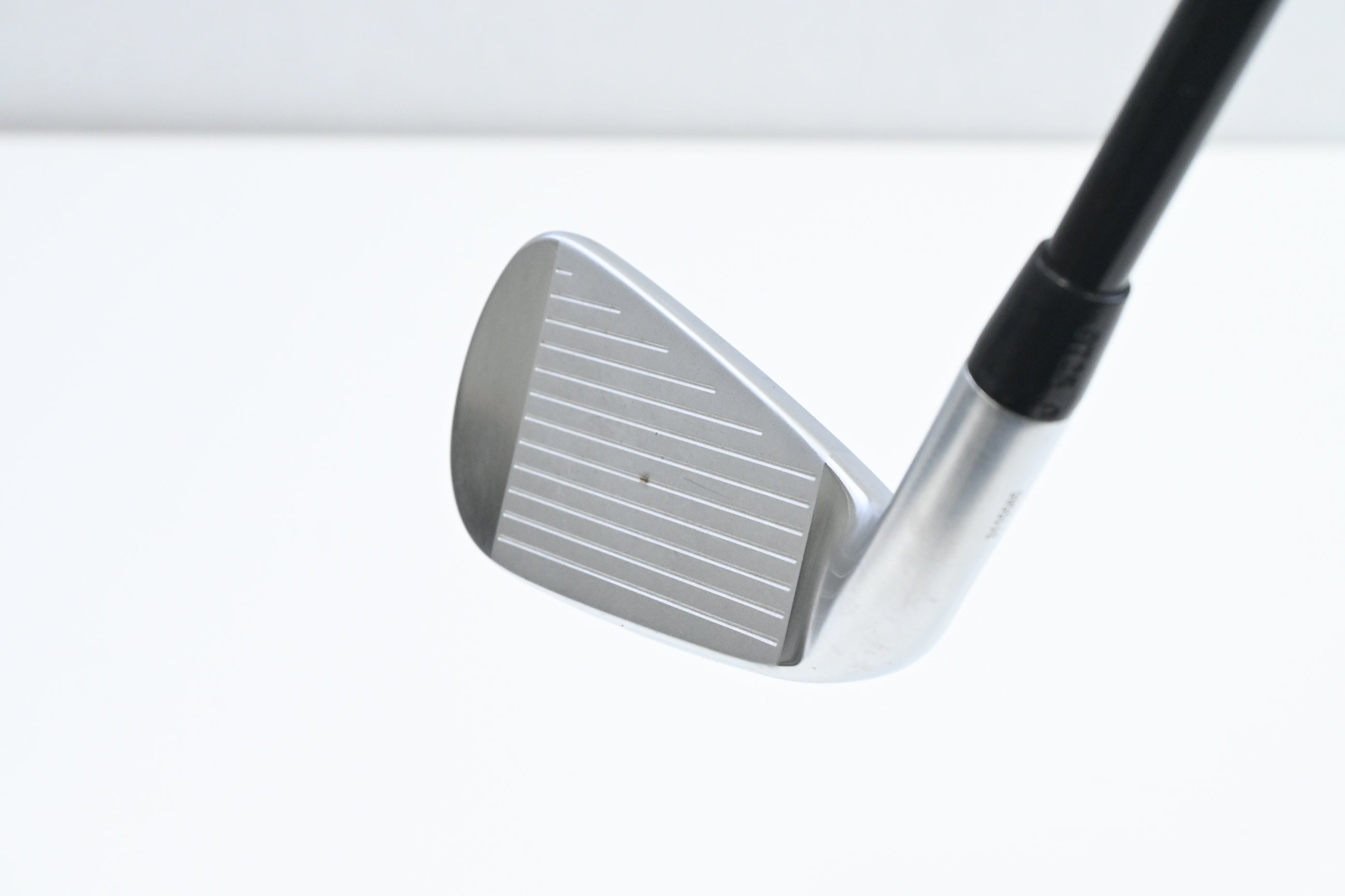 Titleist U505 #2 Iron / 18 Degree / Stiff Flex HZRDUS Gen4 Black 80 Shaft