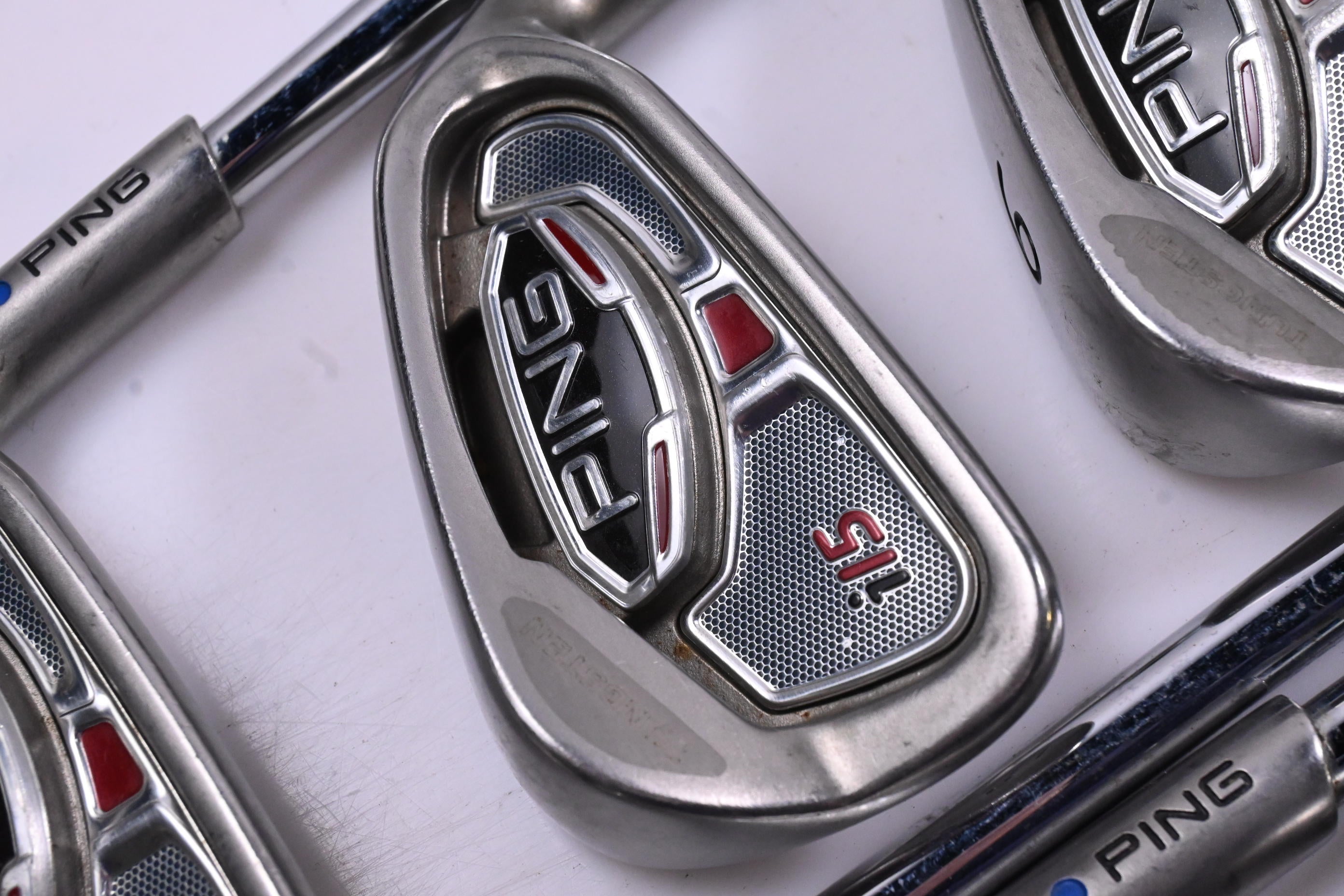 Ping i15 Irons / 4-PW+GW / Blue Dot / Regular Flex Ping AWT Shafts