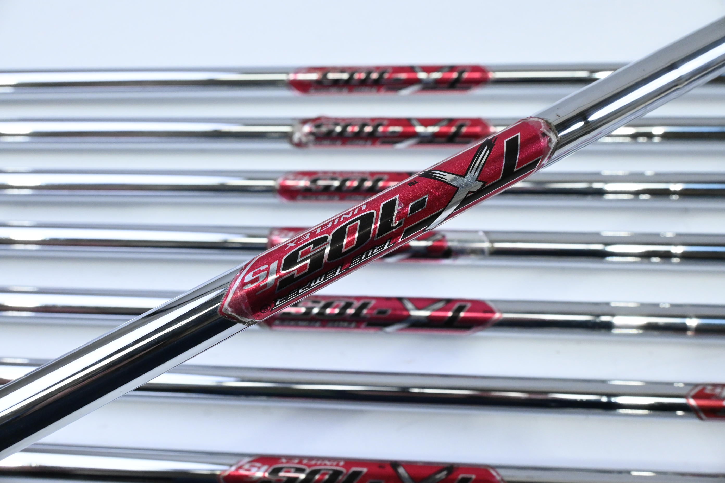 Wilson DI7 Irons / 4-PW+SW / Uniflex TX-105fs Shafts