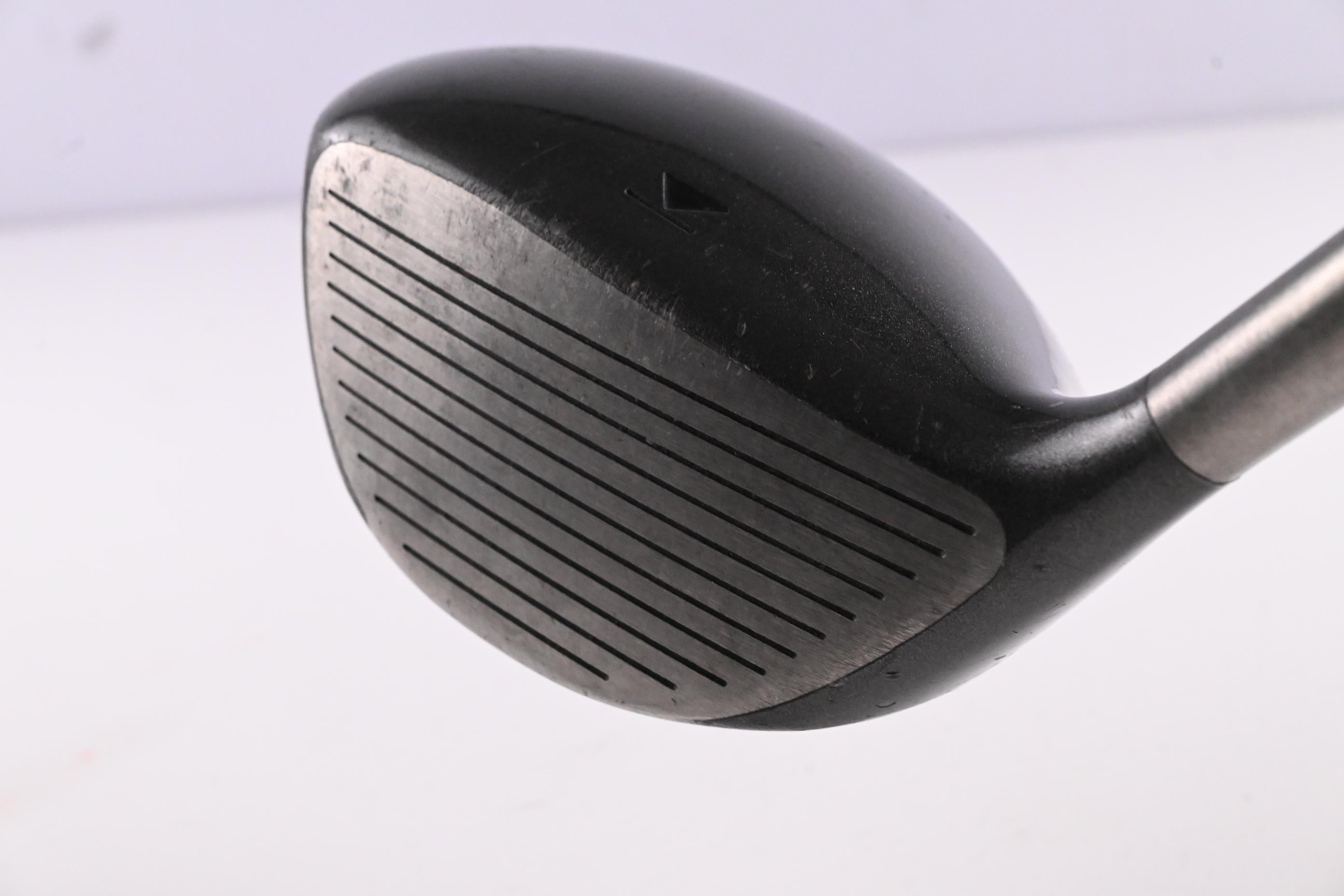Titleist 975 D Driver / 9.5 Degree / Stiff Flex Titleist Ultralite Shaft