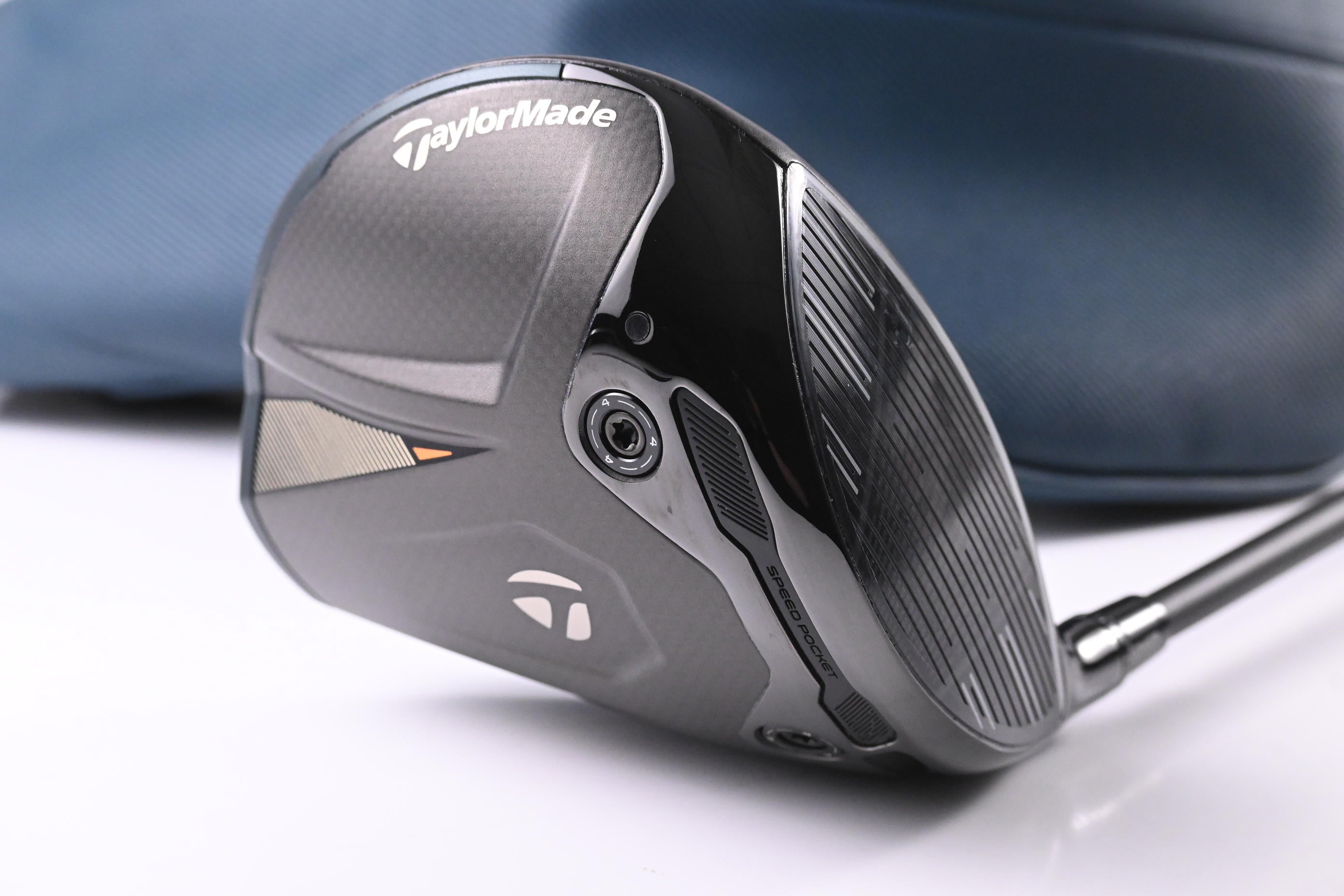Taylormade Qi4D Driver / 10.5 Degree / Regular Flex Reax Blue 50 Shaft