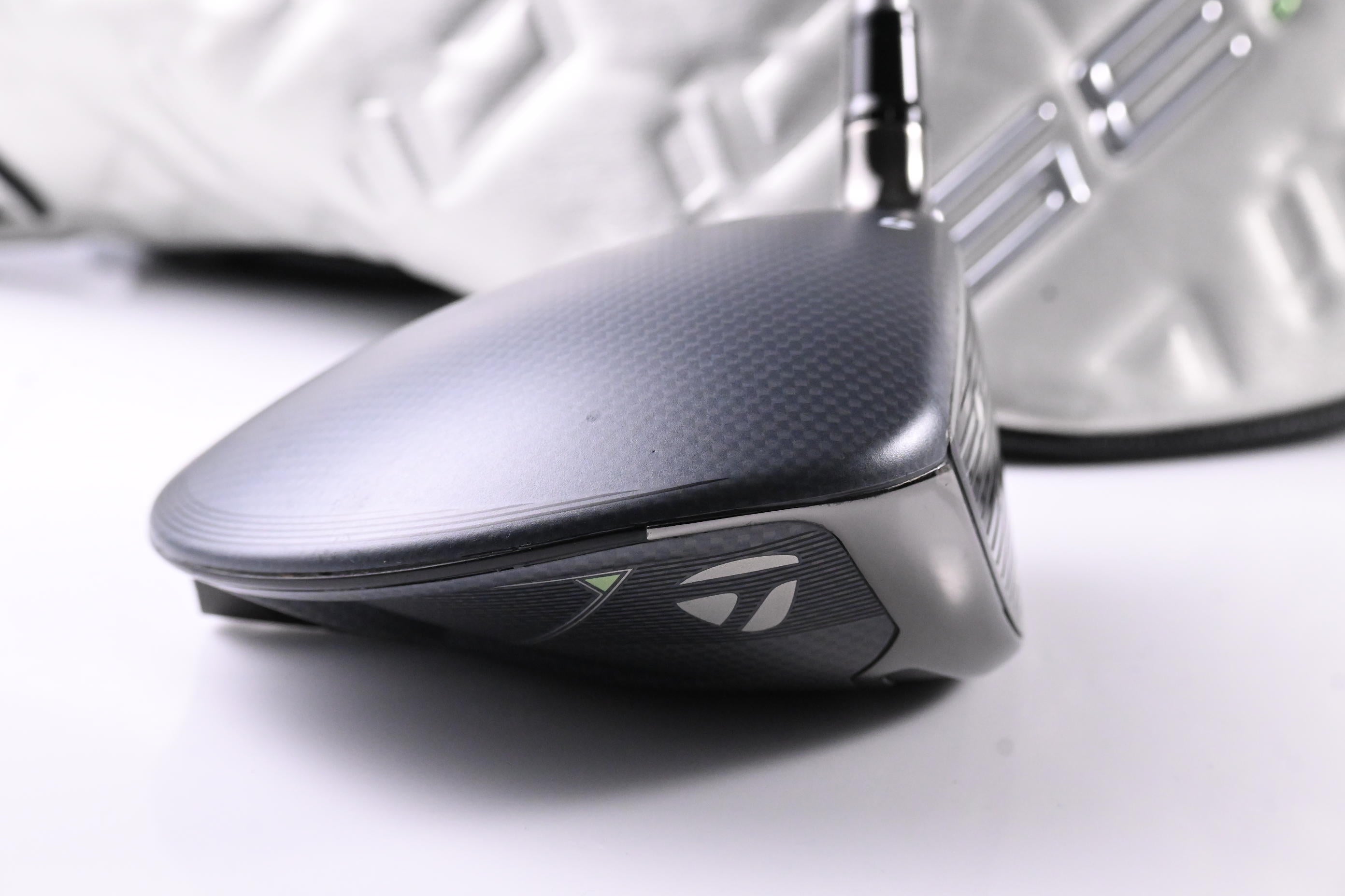 Taylormade Qi35 Driver / 10.5 Degree / Stiff Flex Speeder NX TCS 50 Shaft