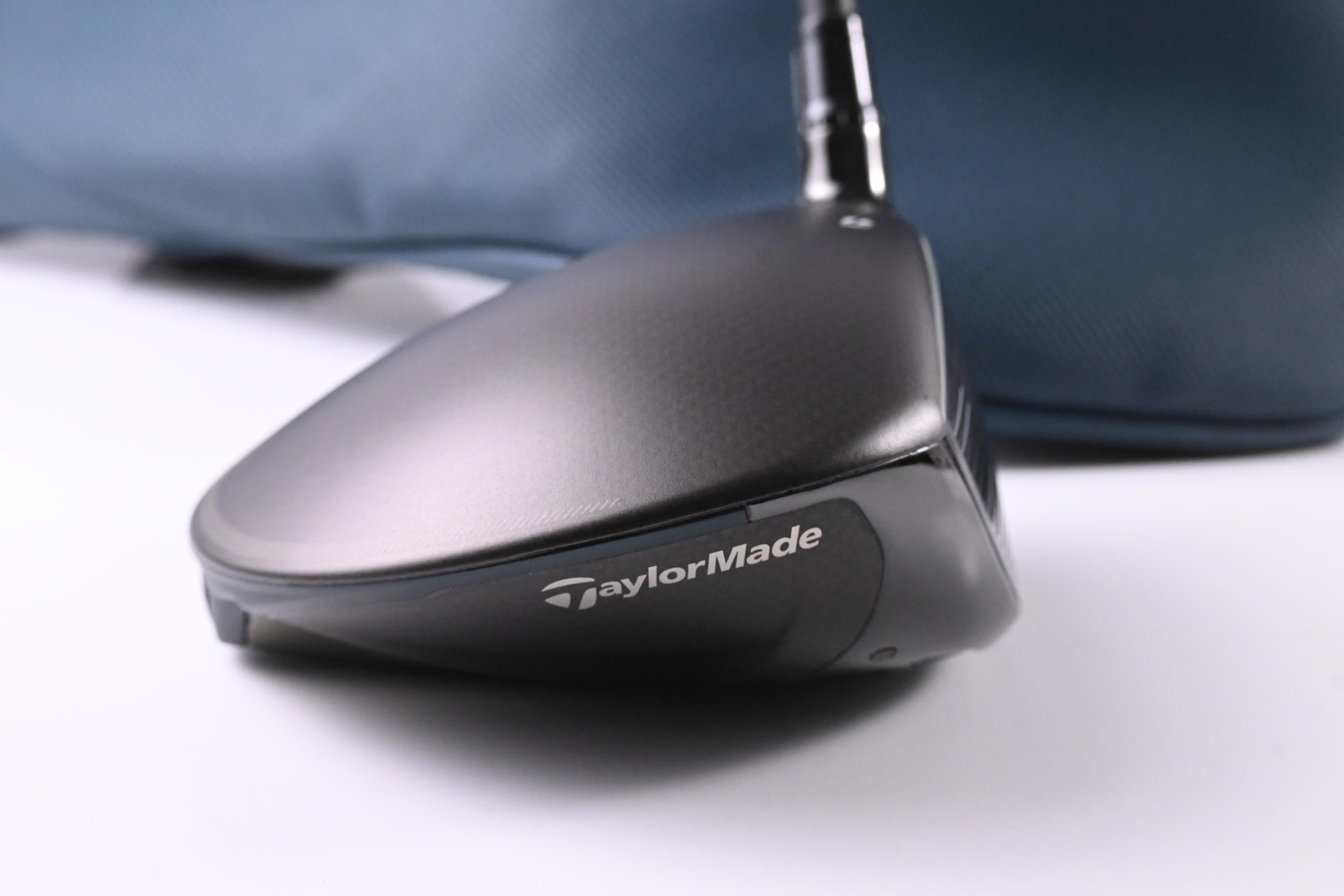 Taylormade Qi4D Driver / 10.5 Degree / Regular Flex Reax Blue 50 Shaft