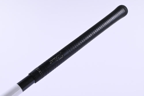 Titleist 907 D1 Driver / 9.5 Degree / Regular Flex Aldila VX Shaft