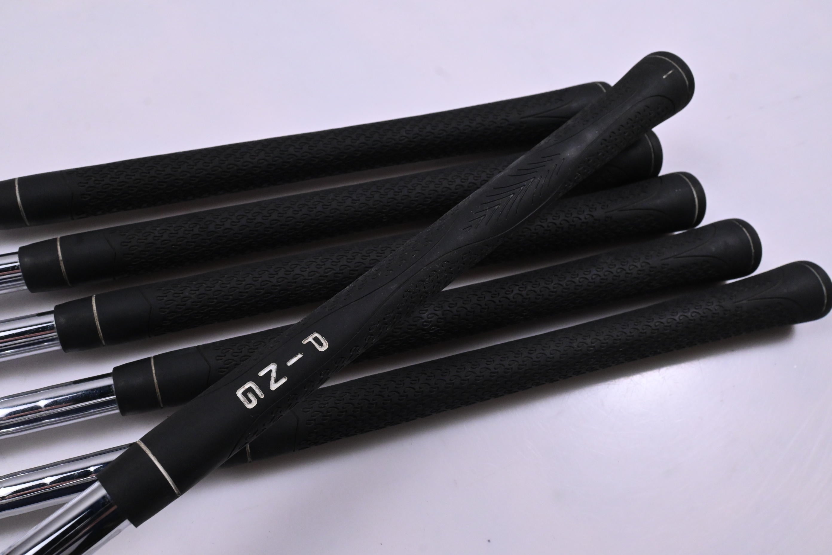 Ping G10 Irons / 5-PW / Black Dot / Regular Flex Ping AWT Shafts
