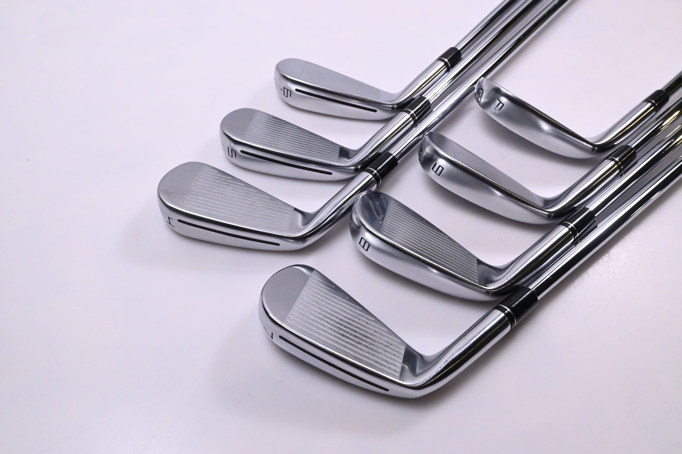 Taylormade P790 2017 Irons / 4-PW / Regular Flex Dynamic Gold 105 R300 Shaft