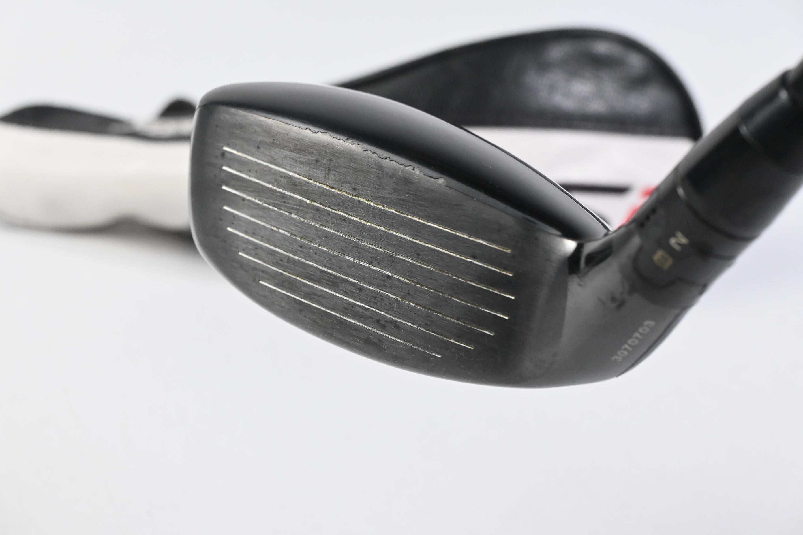 Titleist TSi3 #2 Hybrid / 18 Degree / Stiff Flex Tensei AV RAW White 90 Shaft