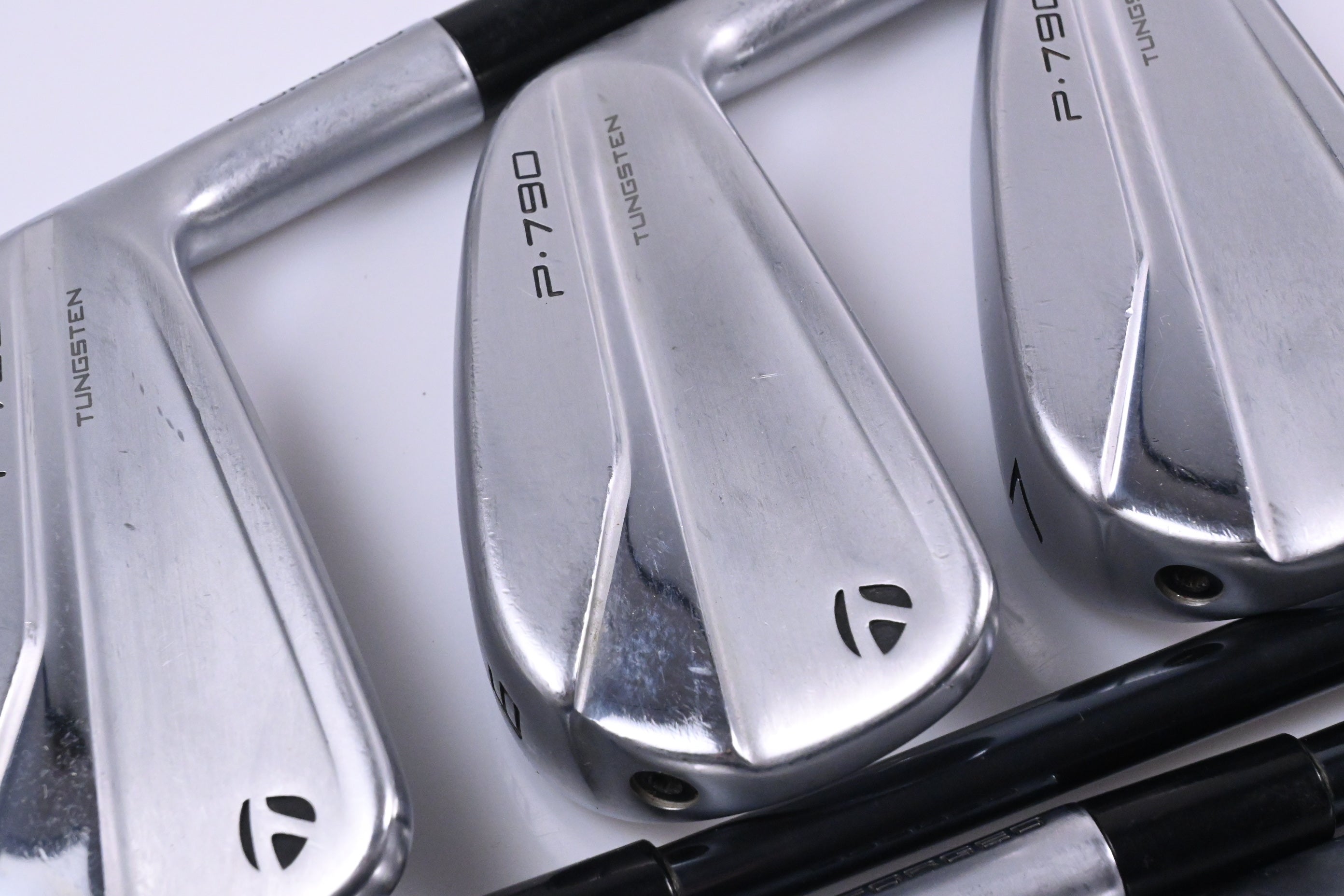 Taylormade P790 2021 Irons / 5-PW+AW / Regular Flex Recoil DART 65 Shafts