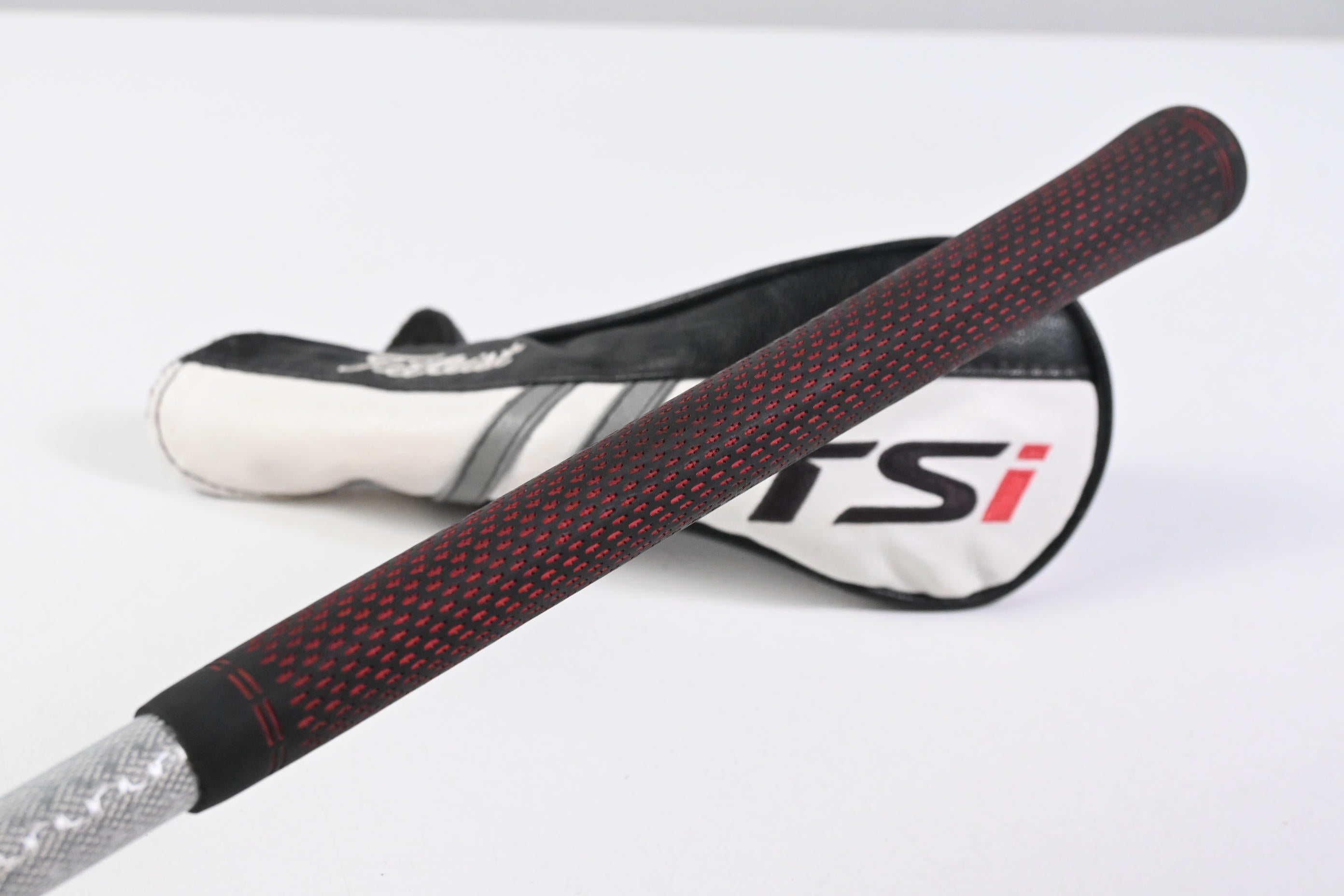 Titleist TSi3 #2 Hybrid / 18 Degree / Stiff Flex Tensei AV RAW White 90 Shaft