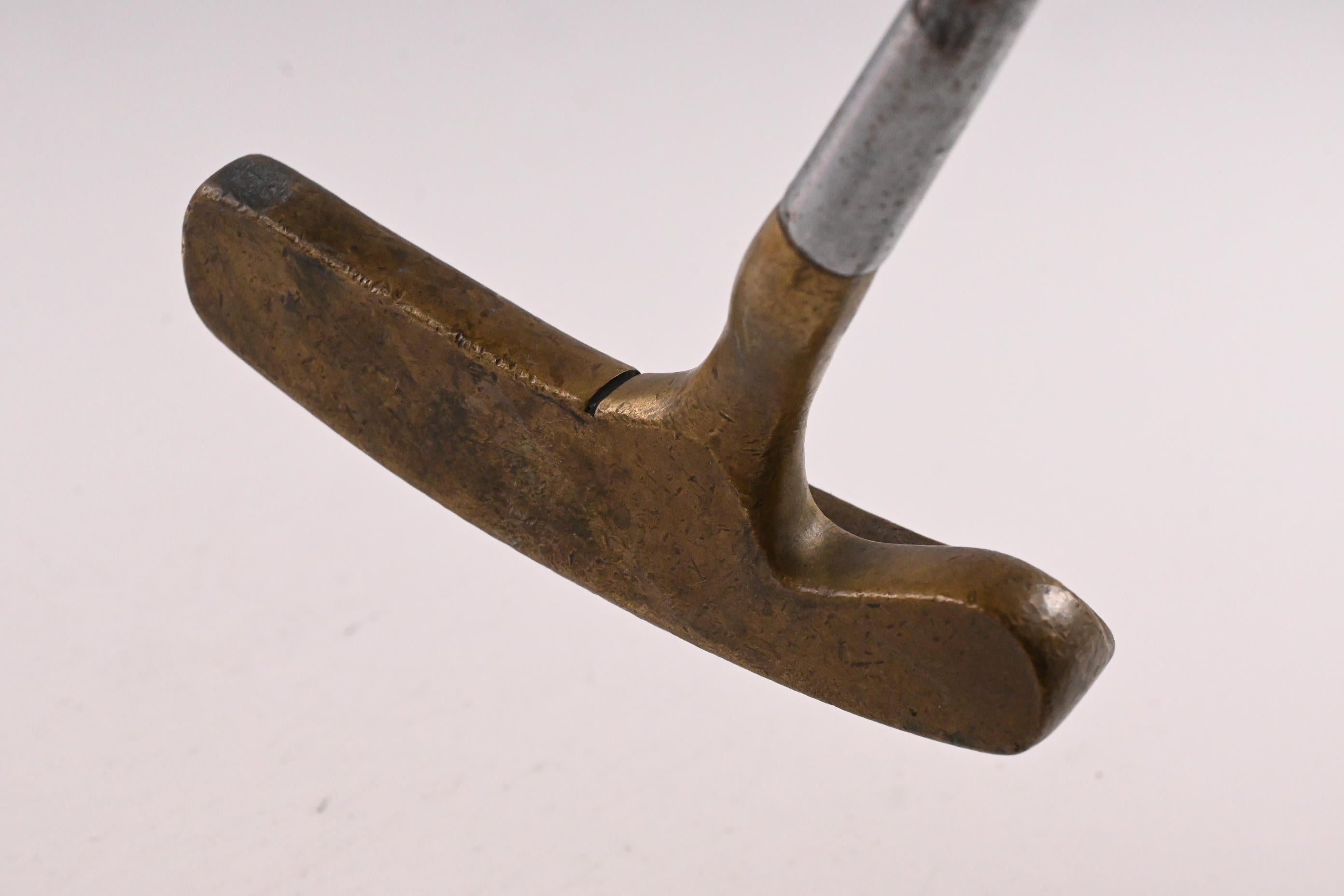 Acushnet Bullseye Wide Flange Offset Putter / 36 Inch