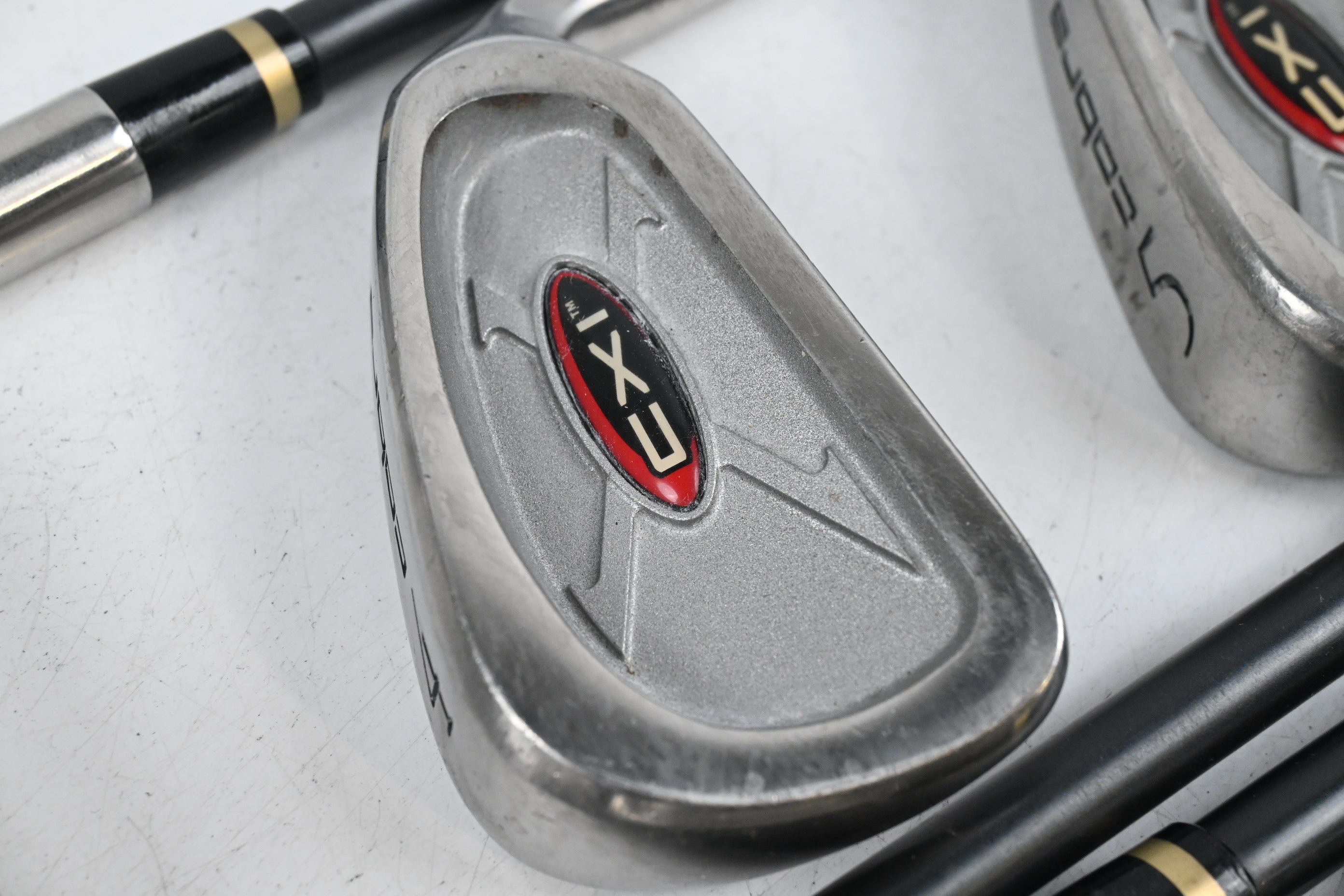 Cobra CXi Irons / 3-9i / Regular Flex Cobra Ultralight Shafts
