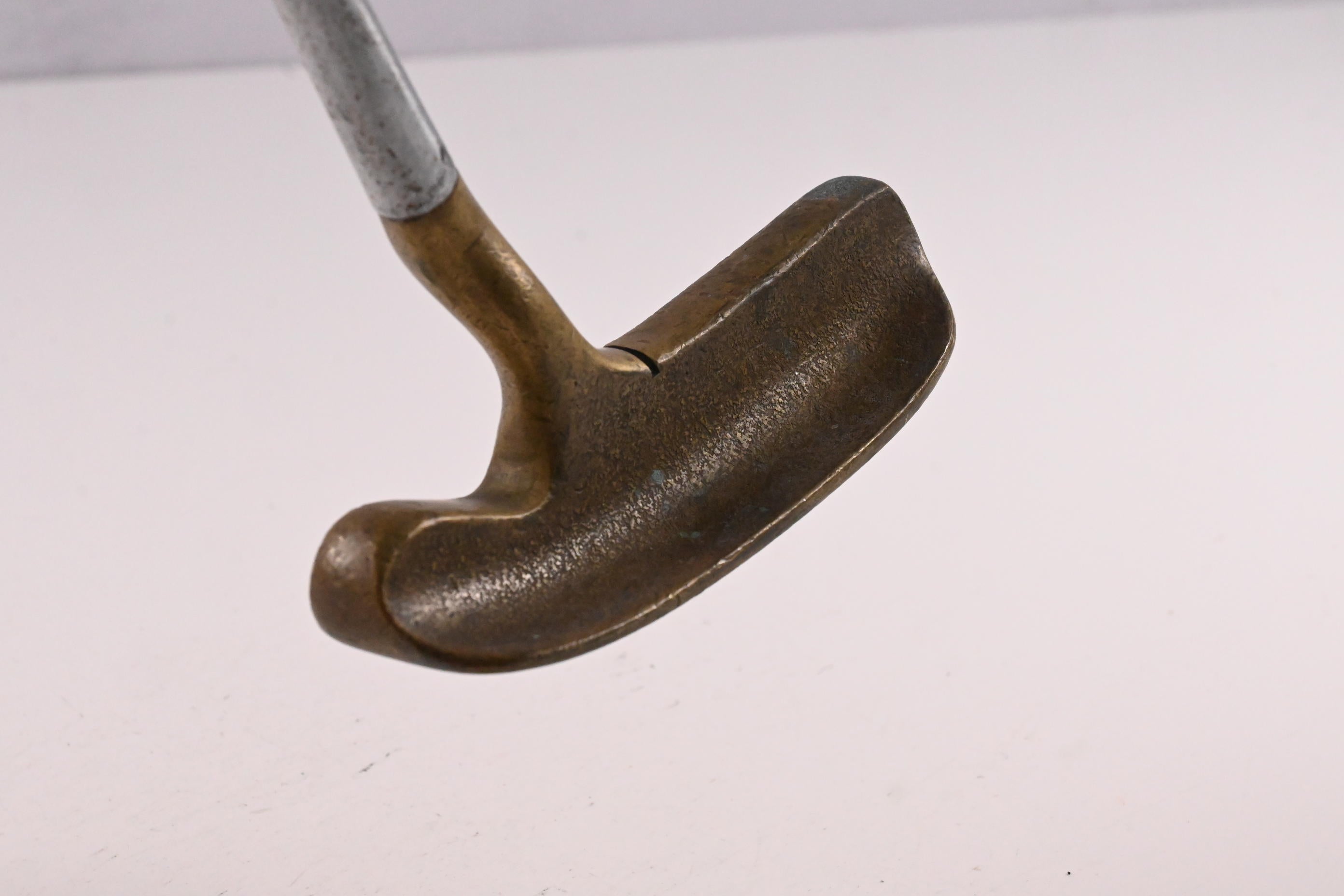 Acushnet Bullseye Wide Flange Offset Putter / 36 Inch