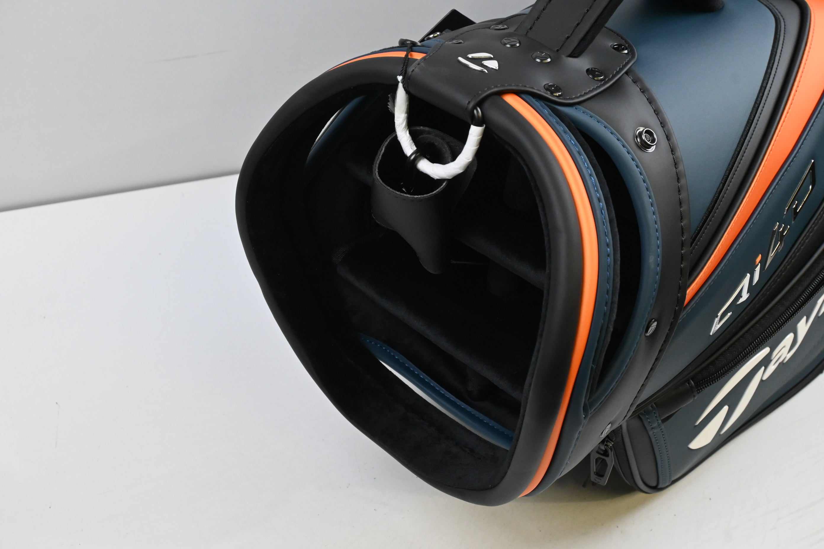 Taylormade QI4D Tour Bag / 6-Way Divider / Blue, Orange, Black