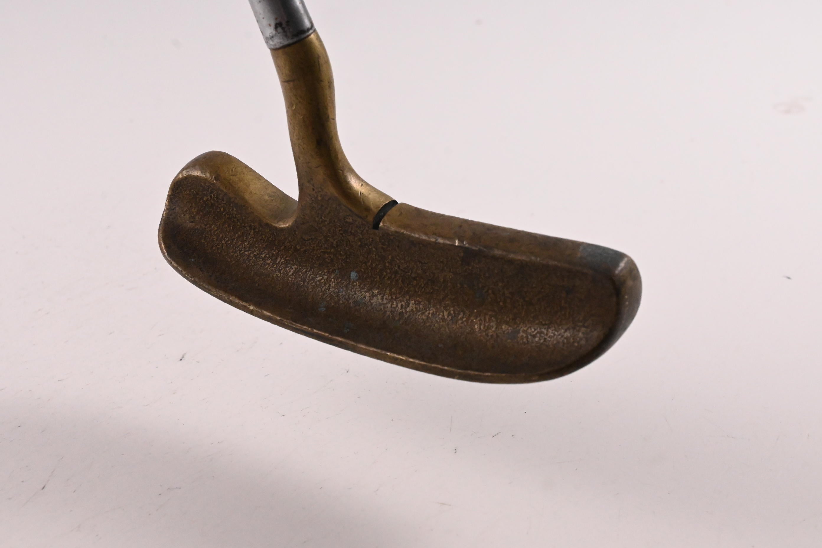Acushnet Bullseye Wide Flange Offset Putter / 36 Inch