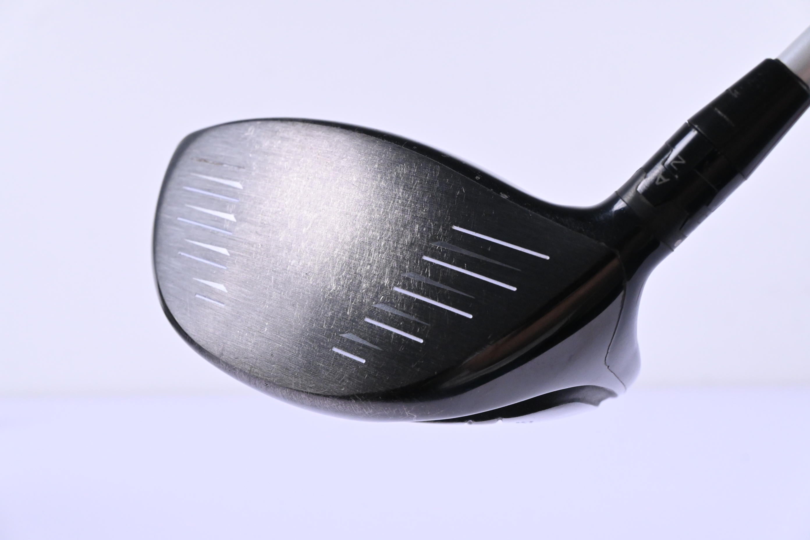 Titleist 915 D2 Driver / 9.5 Degree / Stiff Flex Aldila Rogue Silver 60 Shaft