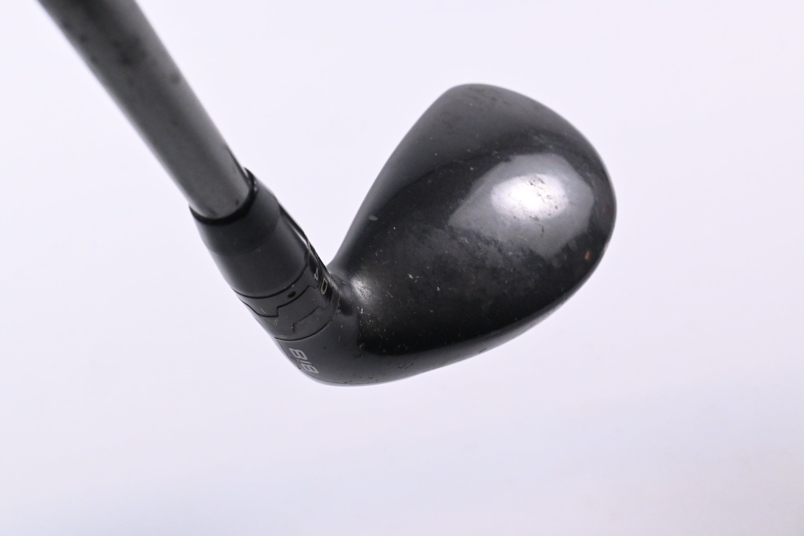 Titleist 818 H2 #3 Hybrid / 21 Degree / Stiff Flex Aldila Rogue Max 85 Shaft