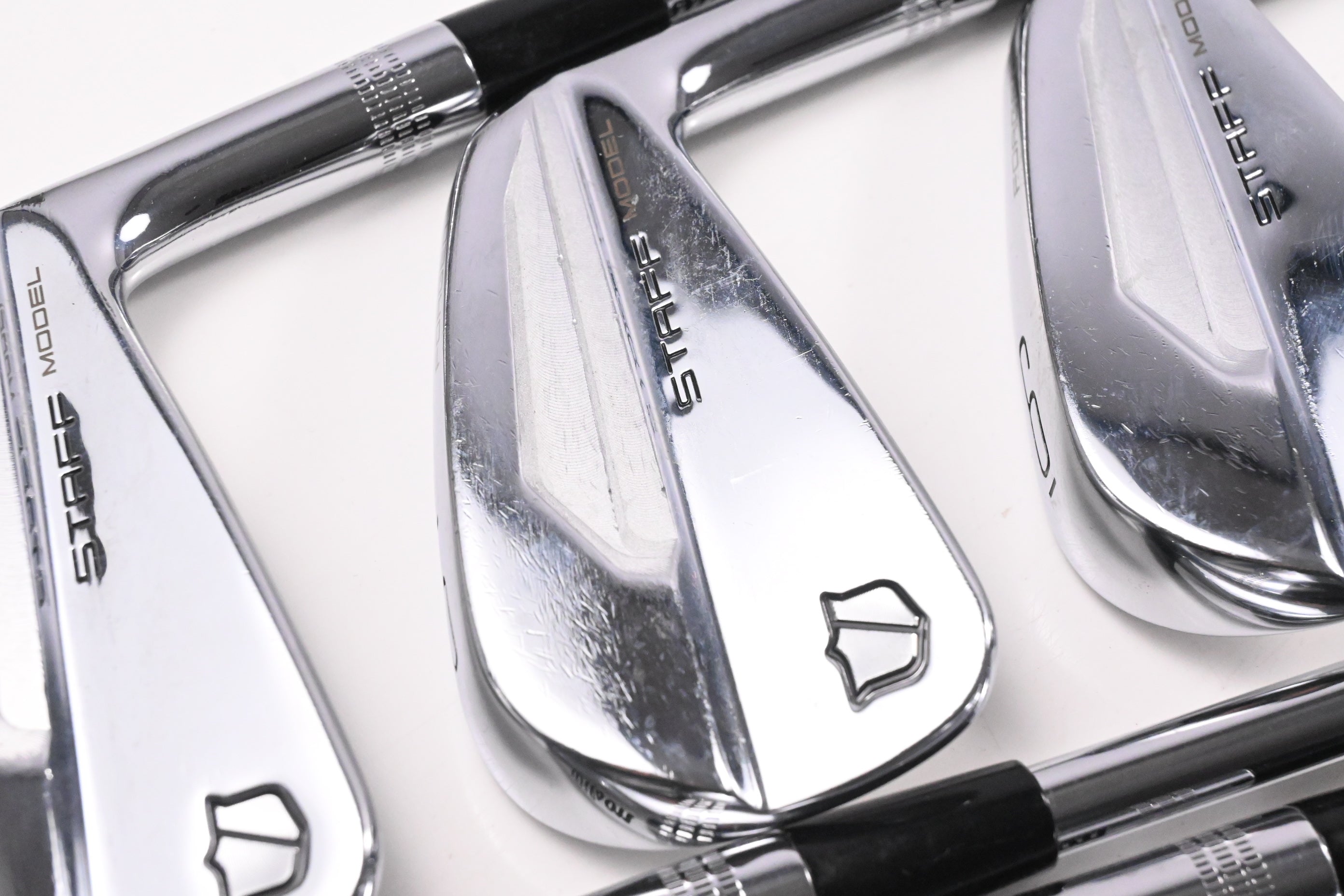 Wilson Staff Model Blade 2024 Irons / 4-PW / Stiff Flex Dynamic Gold MID 115