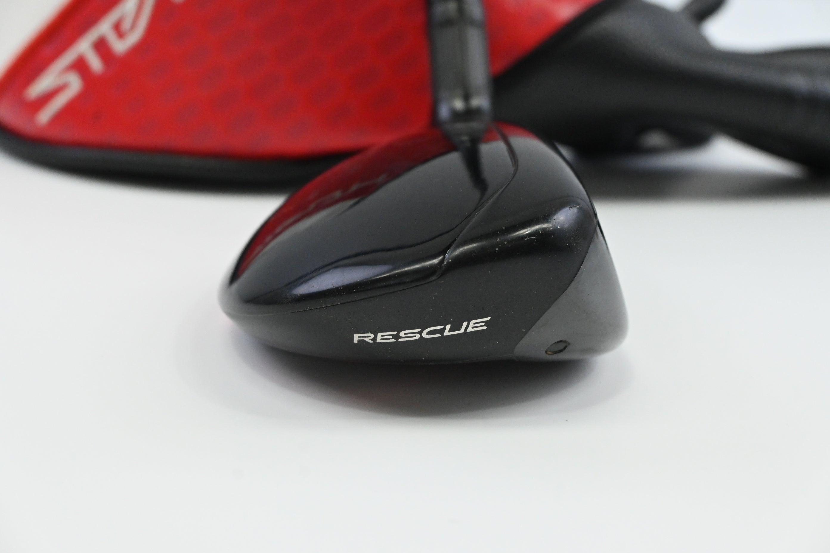 Taylormade Stealth 2 #4 Hybrid / 22 Degree / Regular Flex Fujikura Ventus TR Red