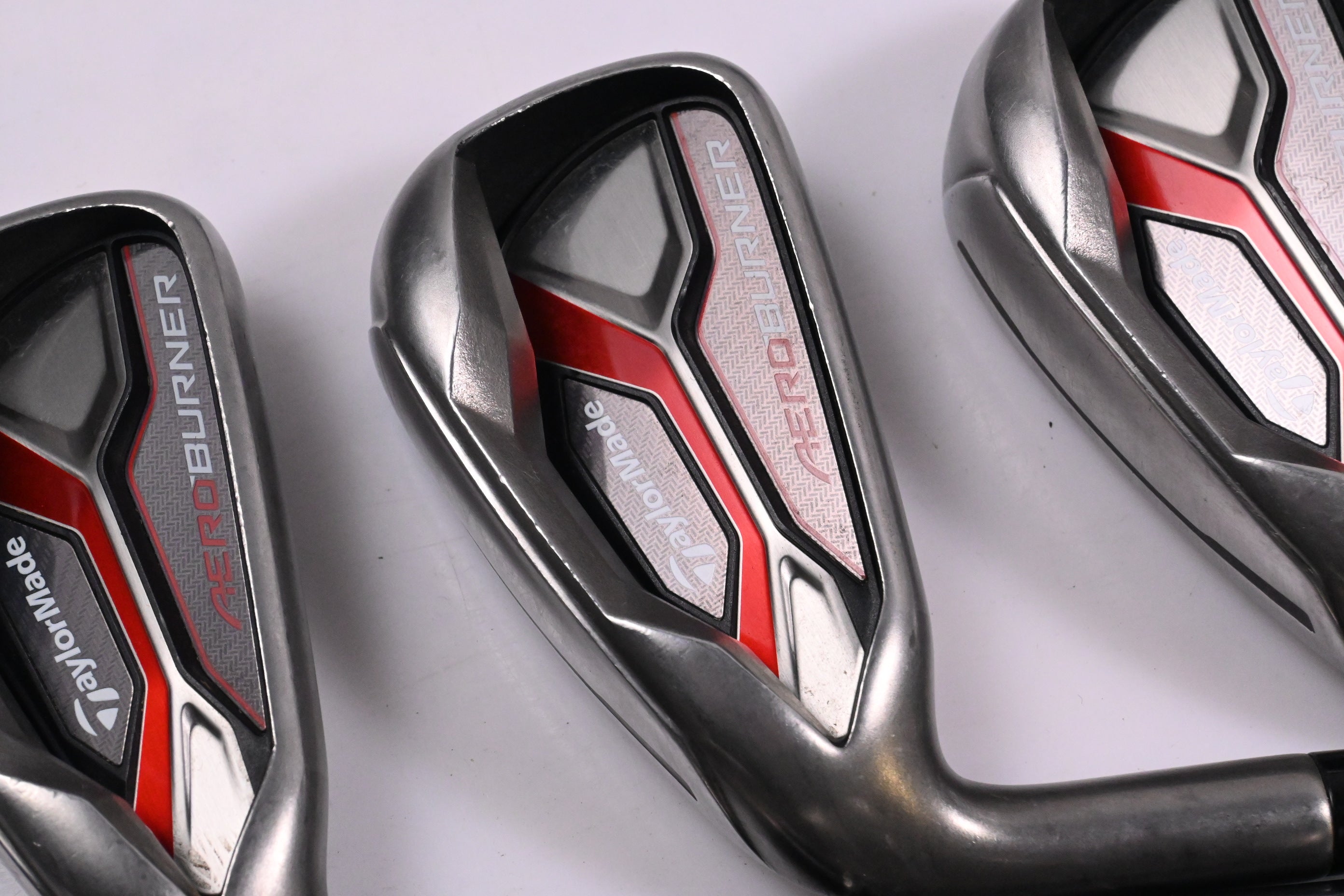 Left Hand Taylormade Aeroburner Irons / 4-PW+GW / Regular Flex Reax 60 Shafts