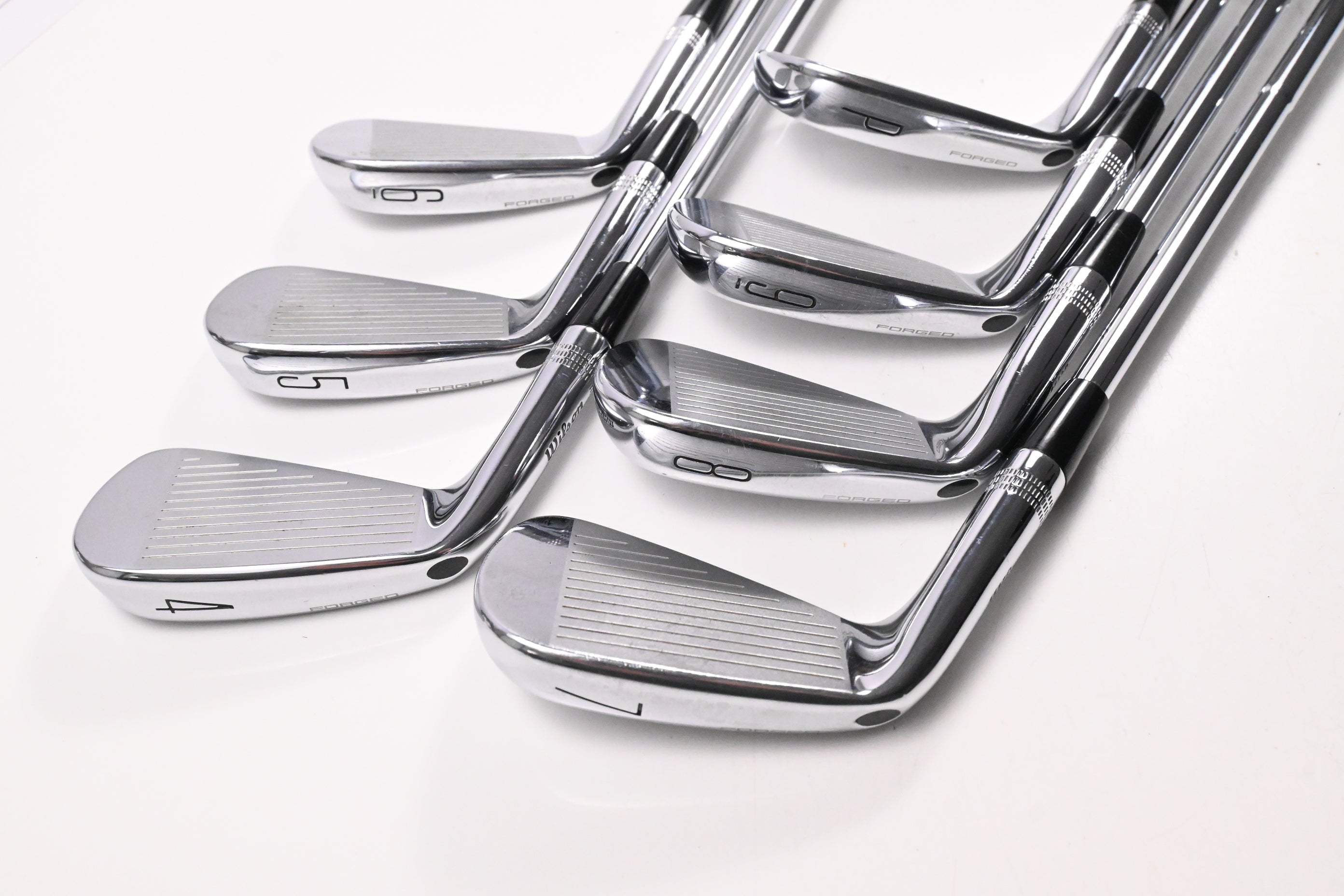 Wilson Staff Model Blade 2024 Irons / 4-PW / Stiff Flex Dynamic Gold MID 115