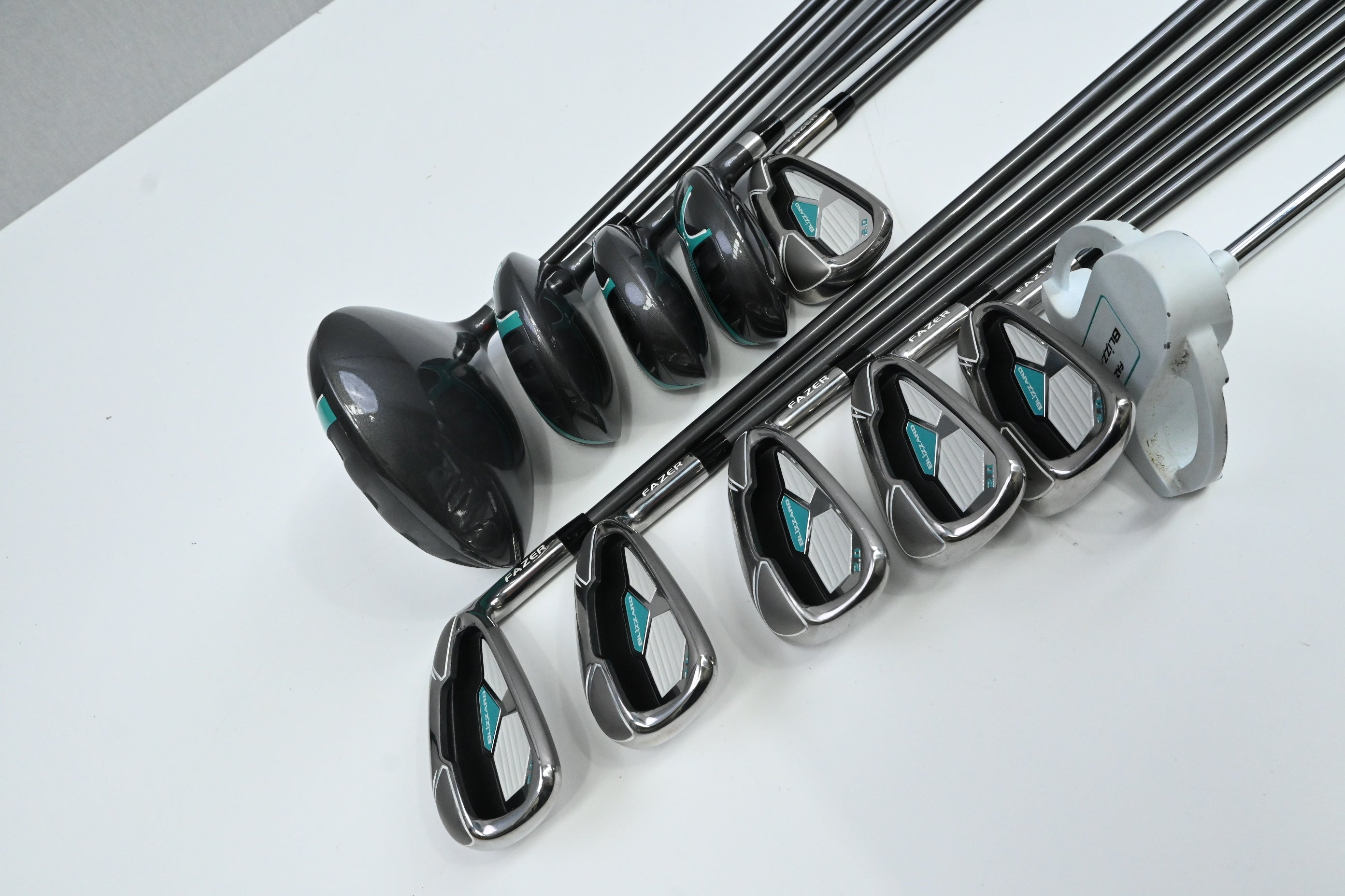 Ladies Fazer Blizzard 2.0 Package Set / Woods, Hybrids, Irons, Putter, Bag