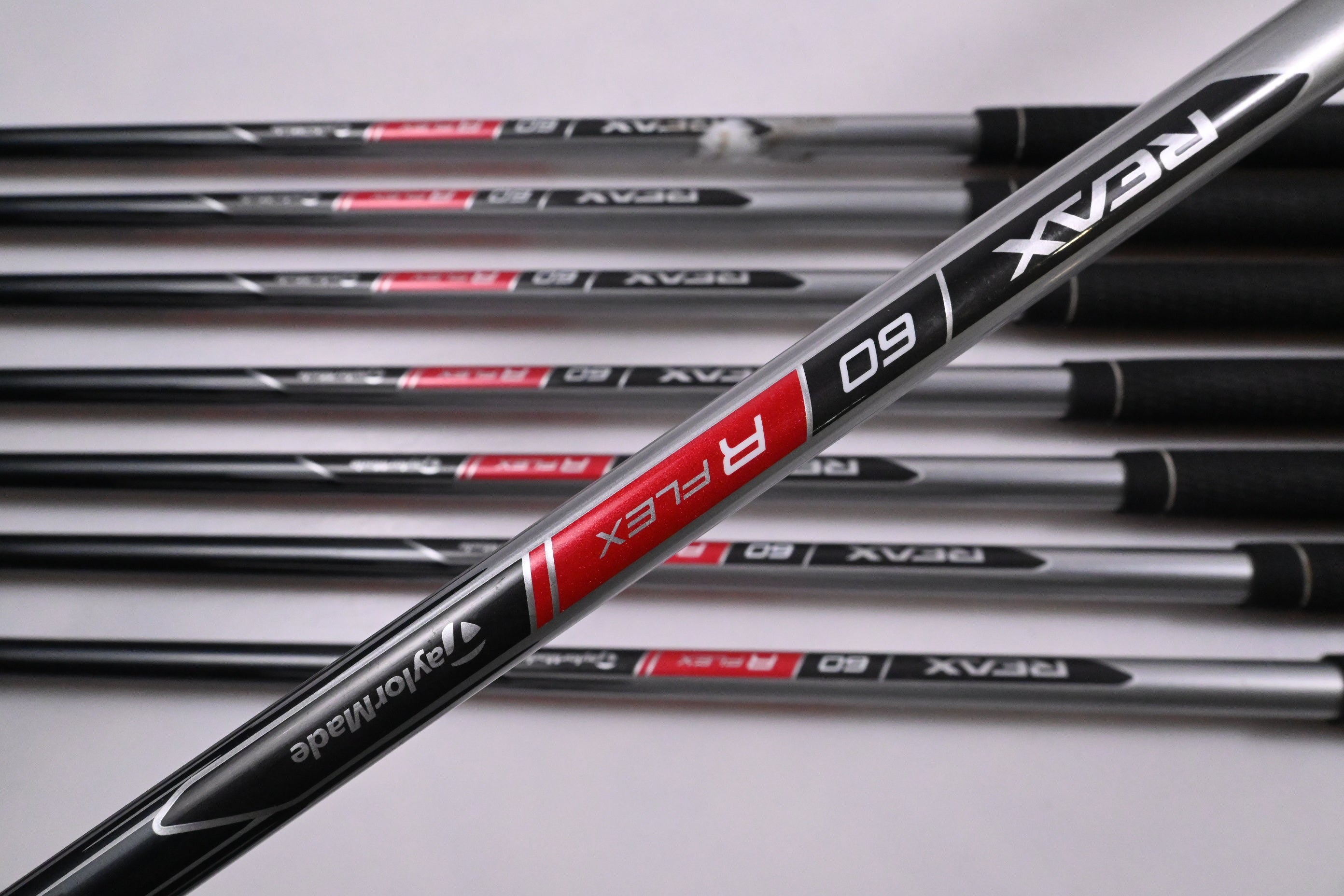Left Hand Taylormade Aeroburner Irons / 4-PW+GW / Regular Flex Reax 60 Shafts