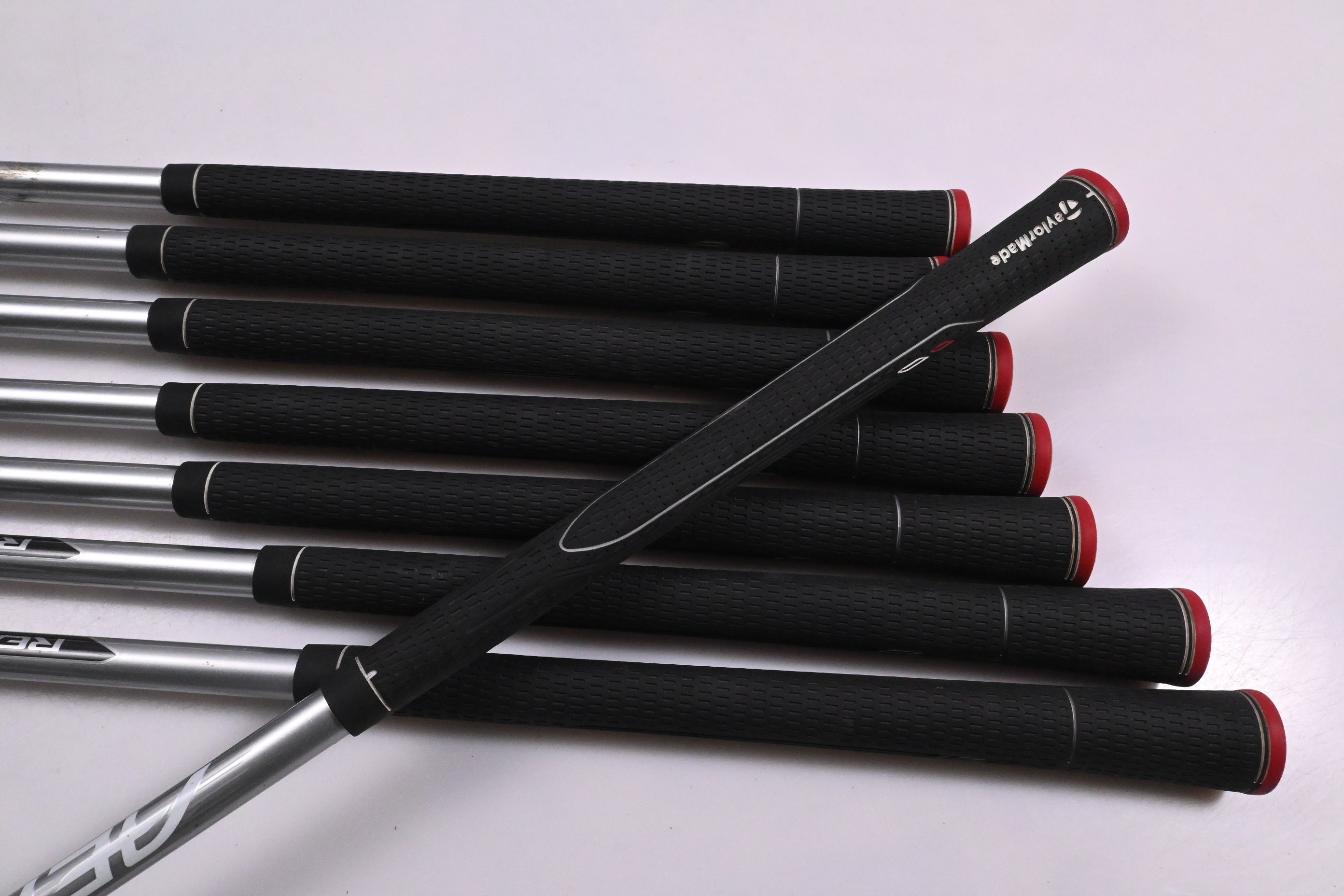 Left Hand Taylormade Aeroburner Irons / 4-PW+GW / Regular Flex Reax 60 Shafts