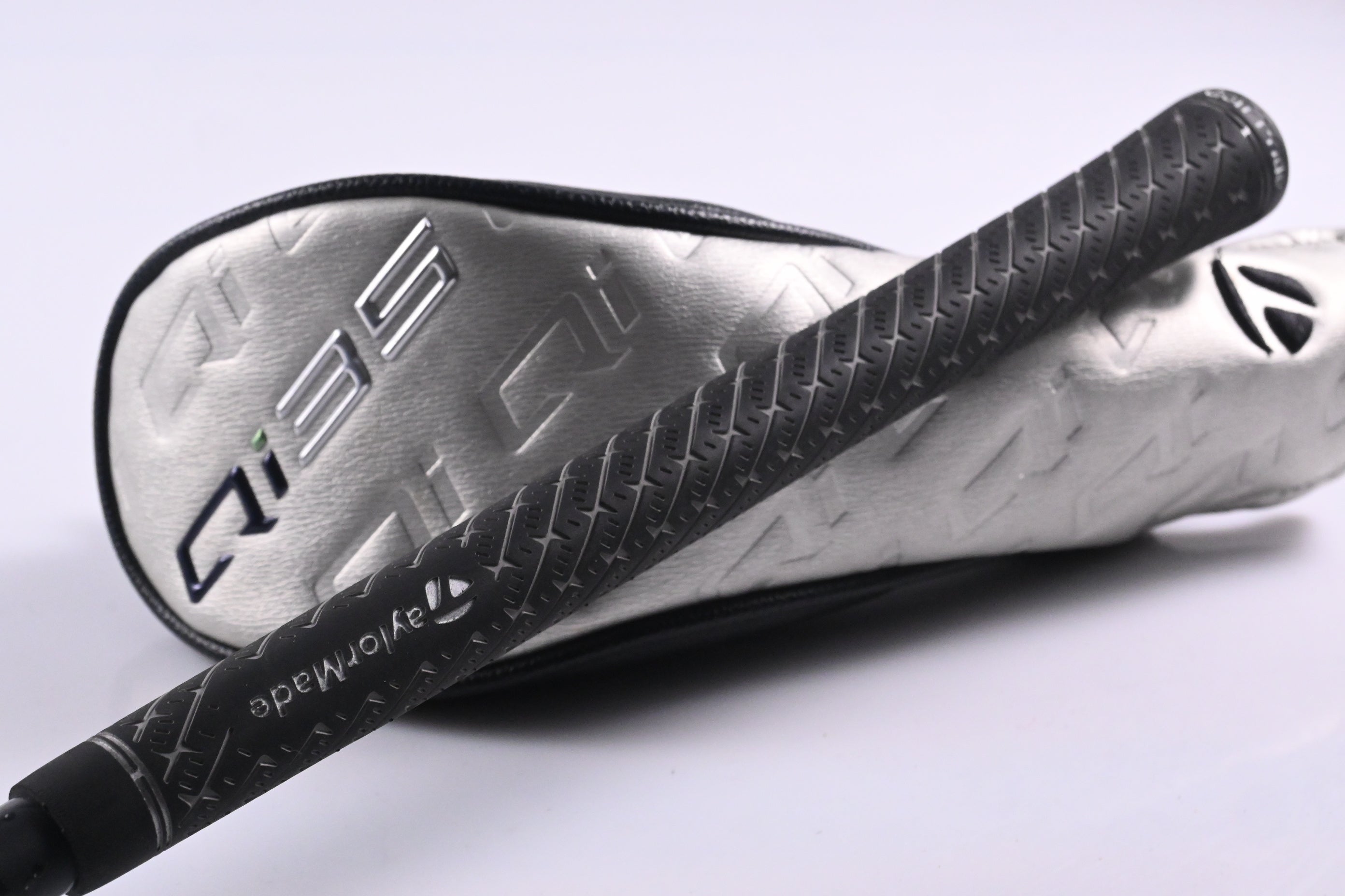 Taylormade Qi35 #3 Hybrid / 19 Degree / Stiff Flex Kai'li Blue Darkwaves 85