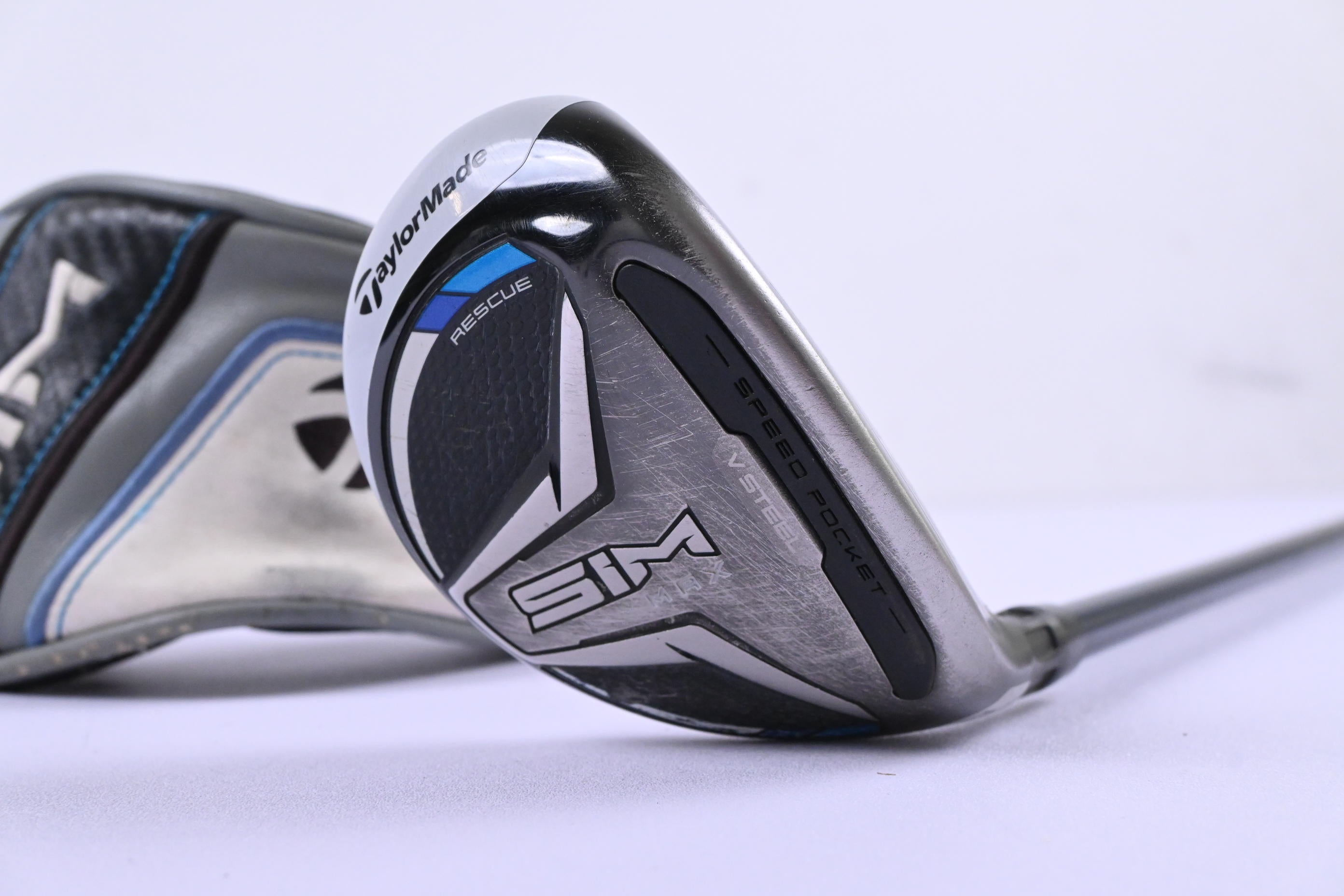 Taylormade SIM Max #4 Hybrid / 22 Degree / Stiff Flex Fujikura Ventus Blue 7 Shaft
