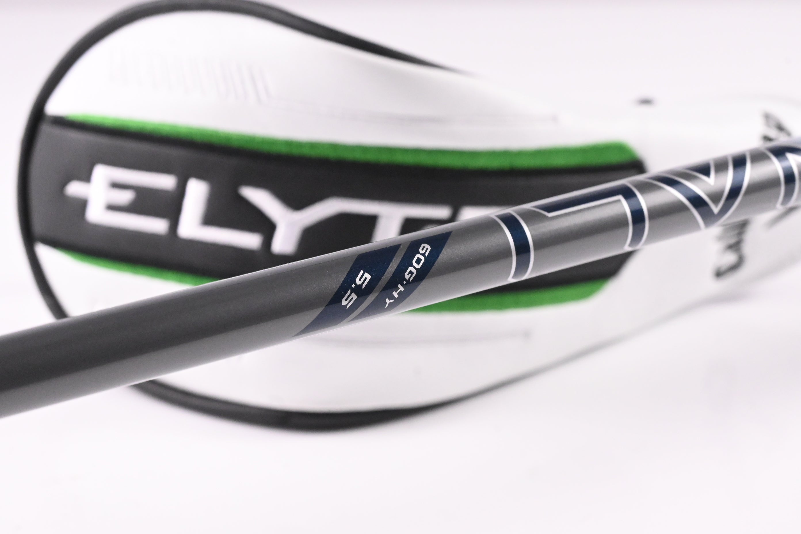 Callaway Elyte X #4 Hybrid / 21 Degree / Regular Flex Denali Charcoal 60 Shaft