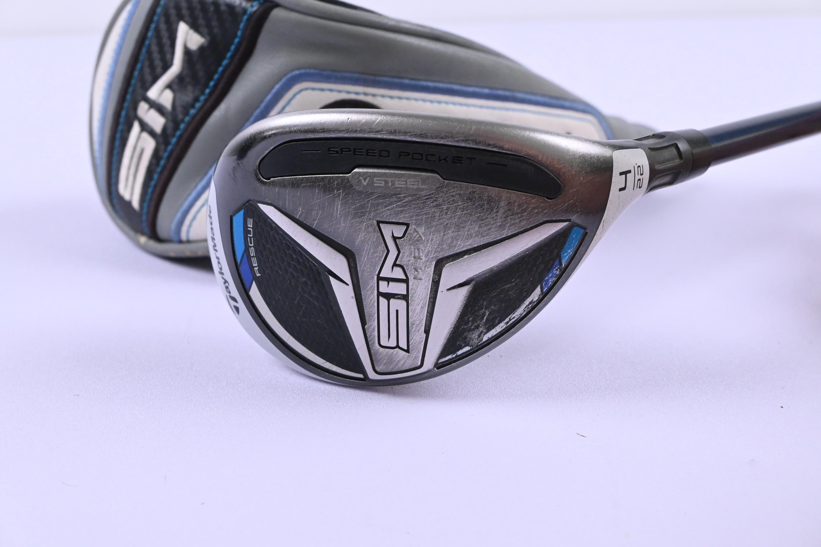 Taylormade SIM Max #4 Hybrid / 22 Degree / Stiff Flex Fujikura Ventus Blue 7 Shaft