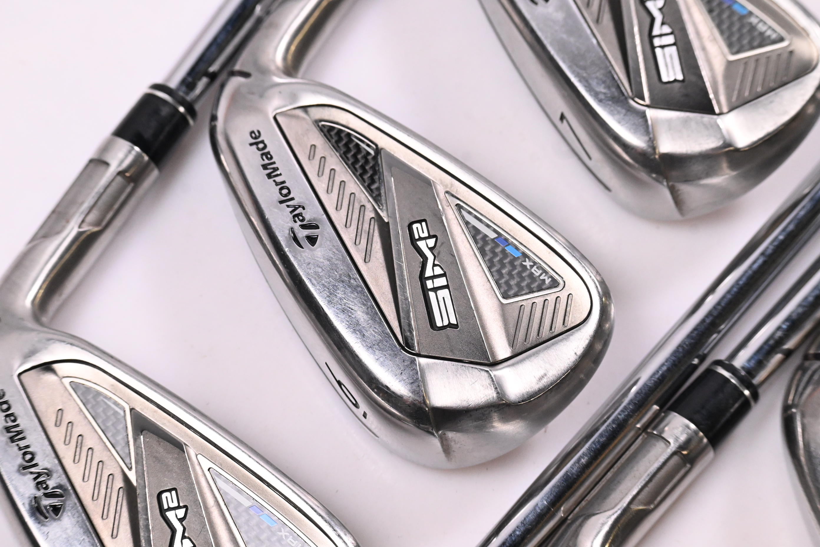 Taylormade SIM2 Max Irons / 5-PW+SW / Regular Flex KBS MAX MT 85 Shafts