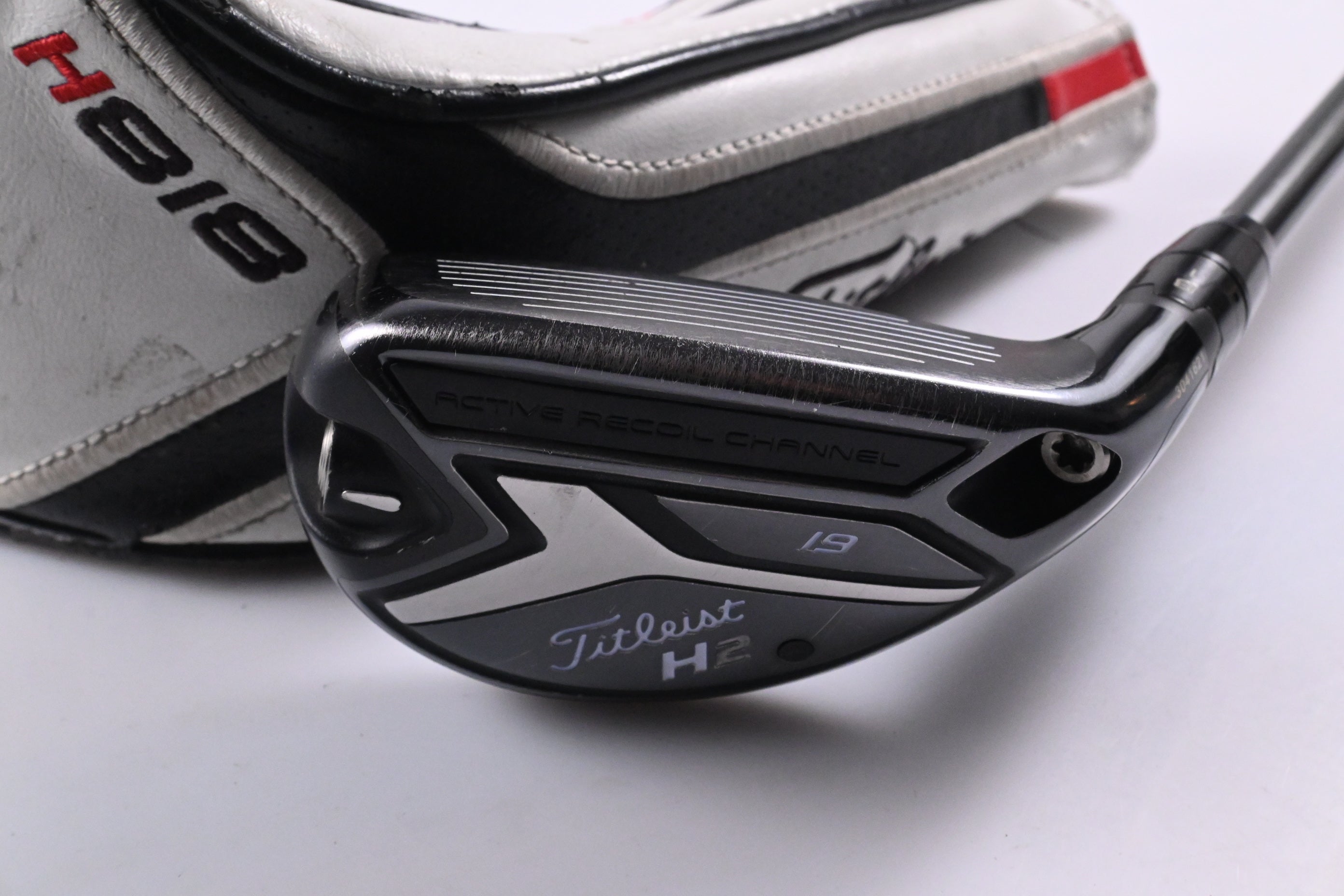 Titleist 818 H1 #3 Hybrid / 19 Degree / Stiff Flex Aldila Rogue MAX 85 Shaft