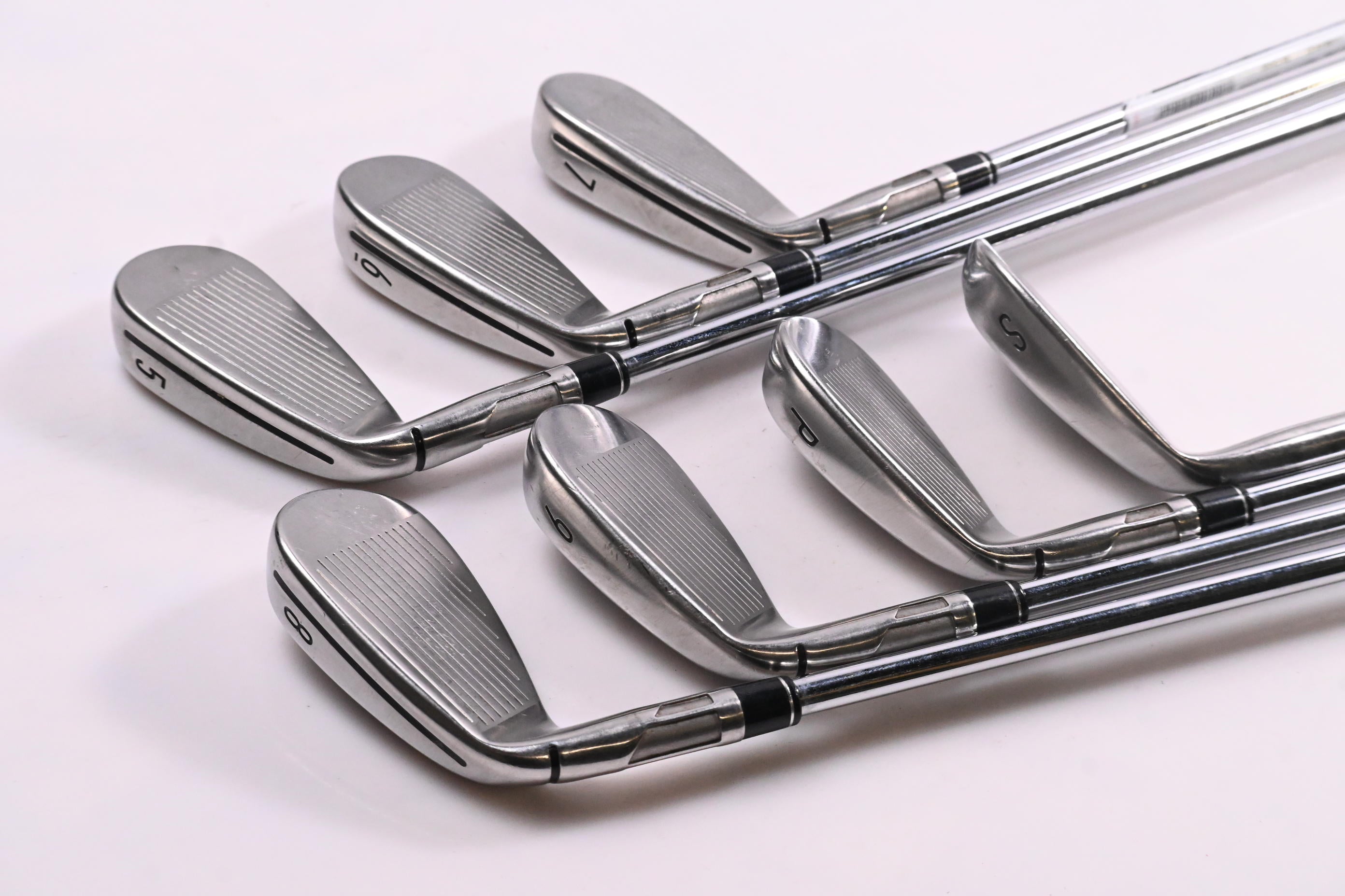 Taylormade SIM2 Max Irons / 5-PW+SW / Regular Flex KBS MAX MT 85 Shafts