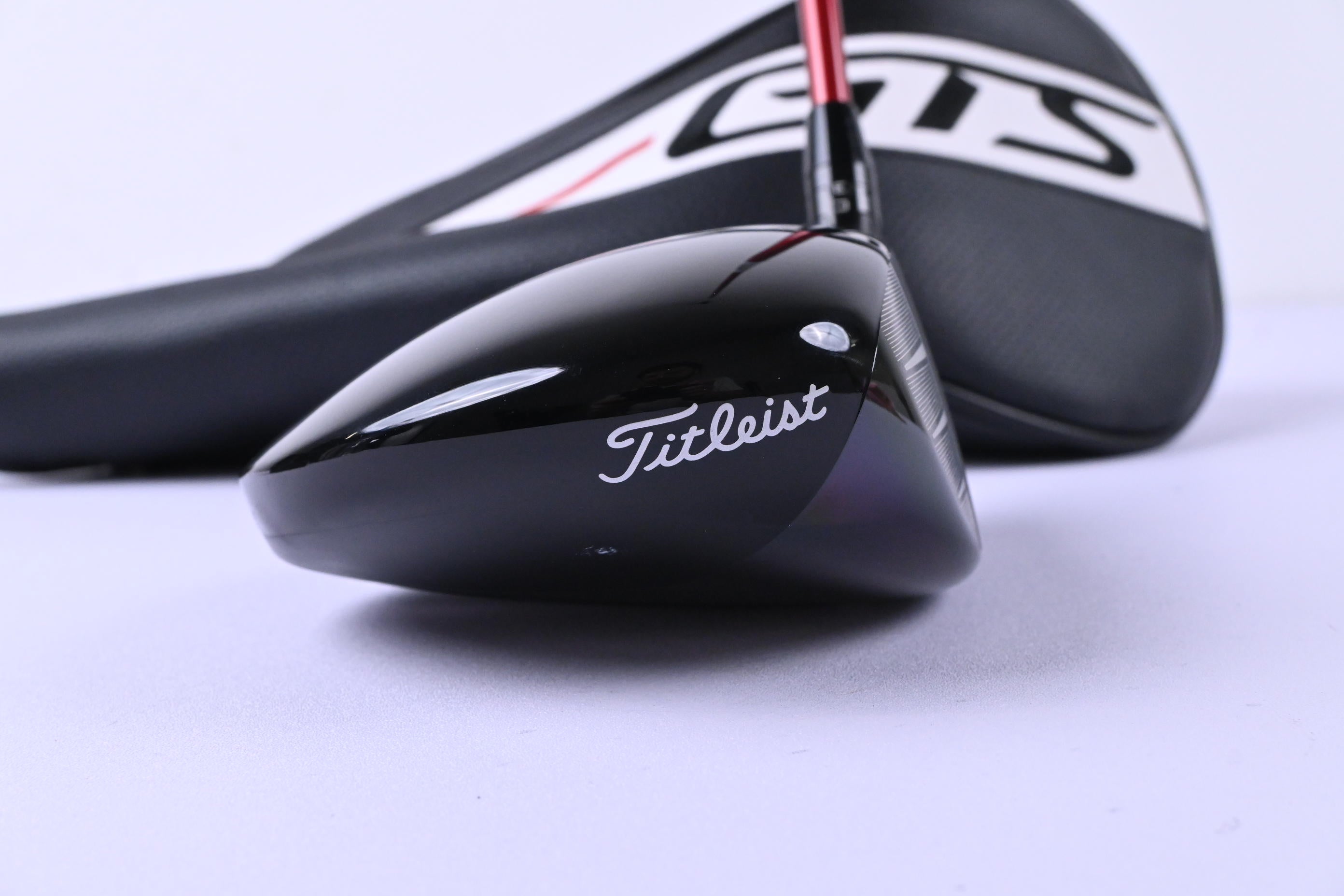 Titleist GT2 Driver / 10 Degree / Regular Flex Denali Red 50 Shaft
