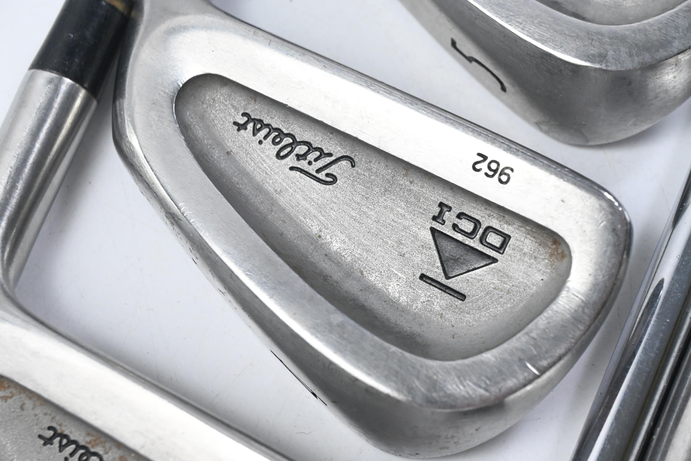 Titleist DCI 962 Irons / 3-PW+SW / Regular Flex Dynamic Gold R300 Shafts