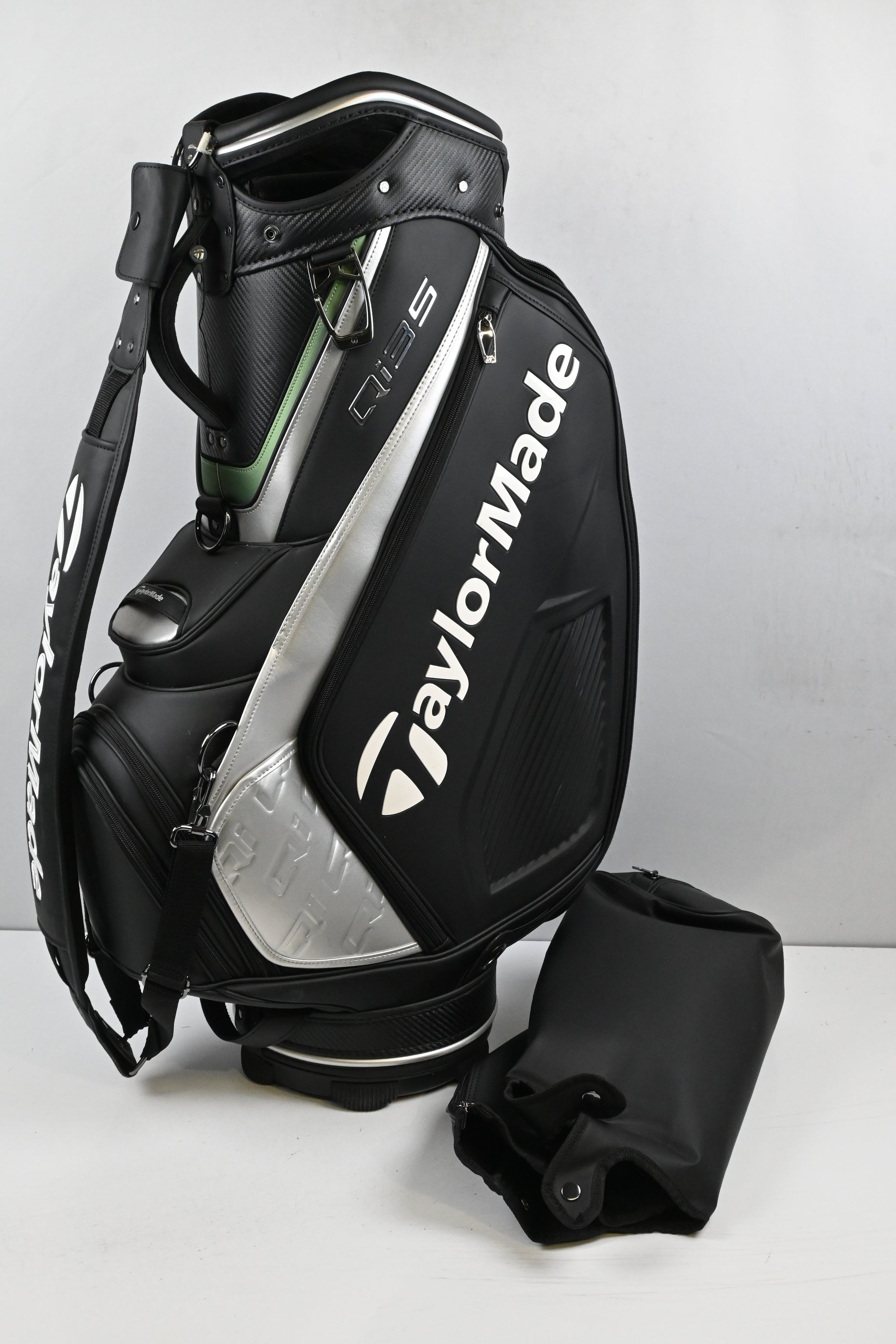 Taylormade QI35 Tour Bag / 6-Way Divider / Black, Silver