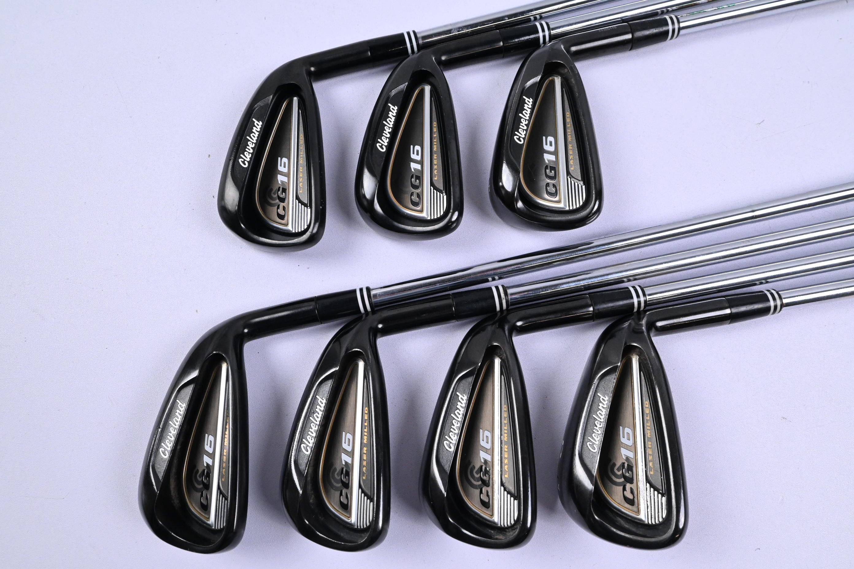 Cleveland CG16 Black Pearl Irons / 4-PW / Regular Flex Traction 85 Shafts