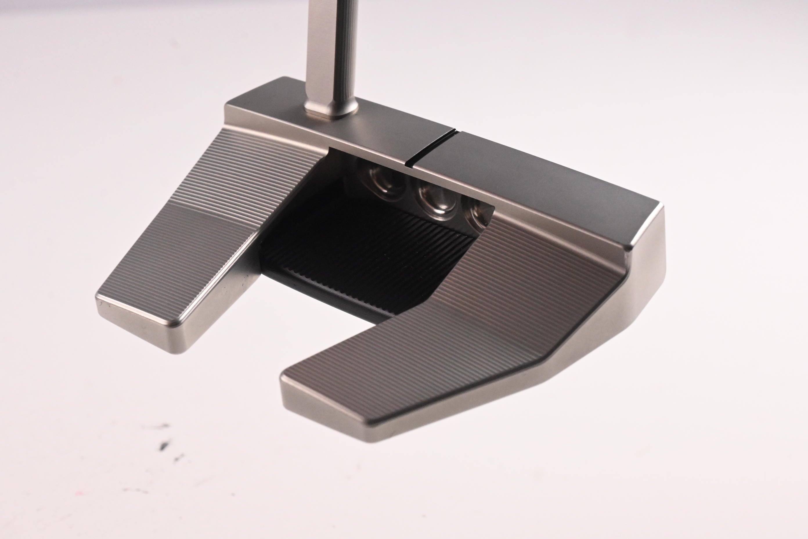 Scotty Cameron 2024 Phantom 5.5 Putter / 34 Inch