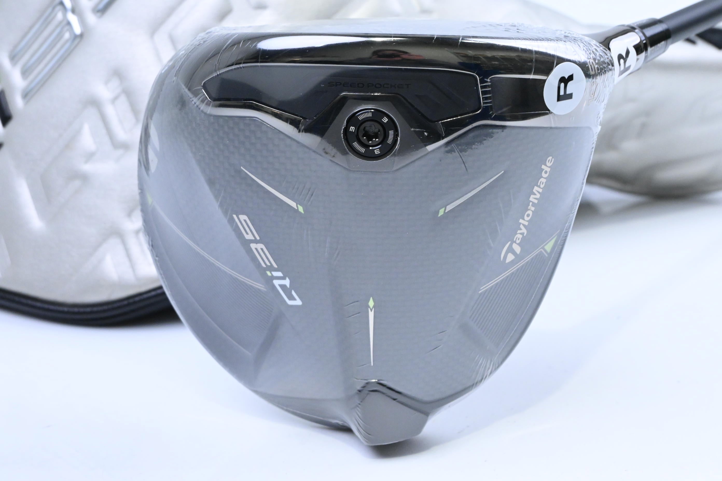 Taylormade Qi35 Driver / 10.5 Degree / Regular Flex Fujikura Ventus Blue 5 Shaft
