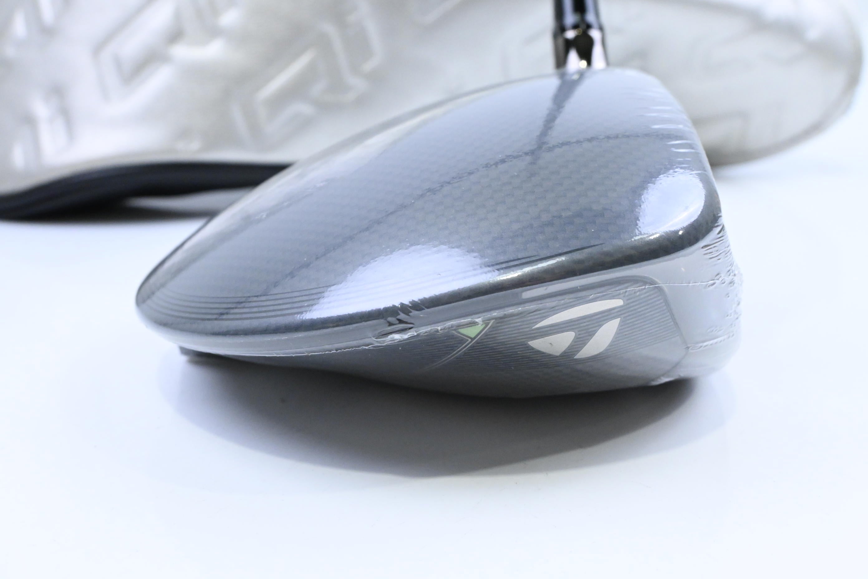 Taylormade Qi35 Driver / 10.5 Degree / Regular Flex Fujikura Ventus Blue 5 Shaft