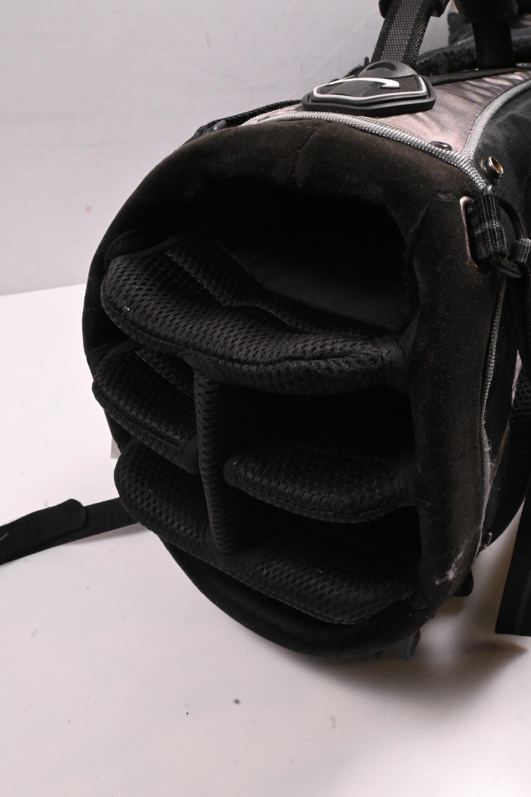 Nike Stand Bag / 6-Way Divider / Black