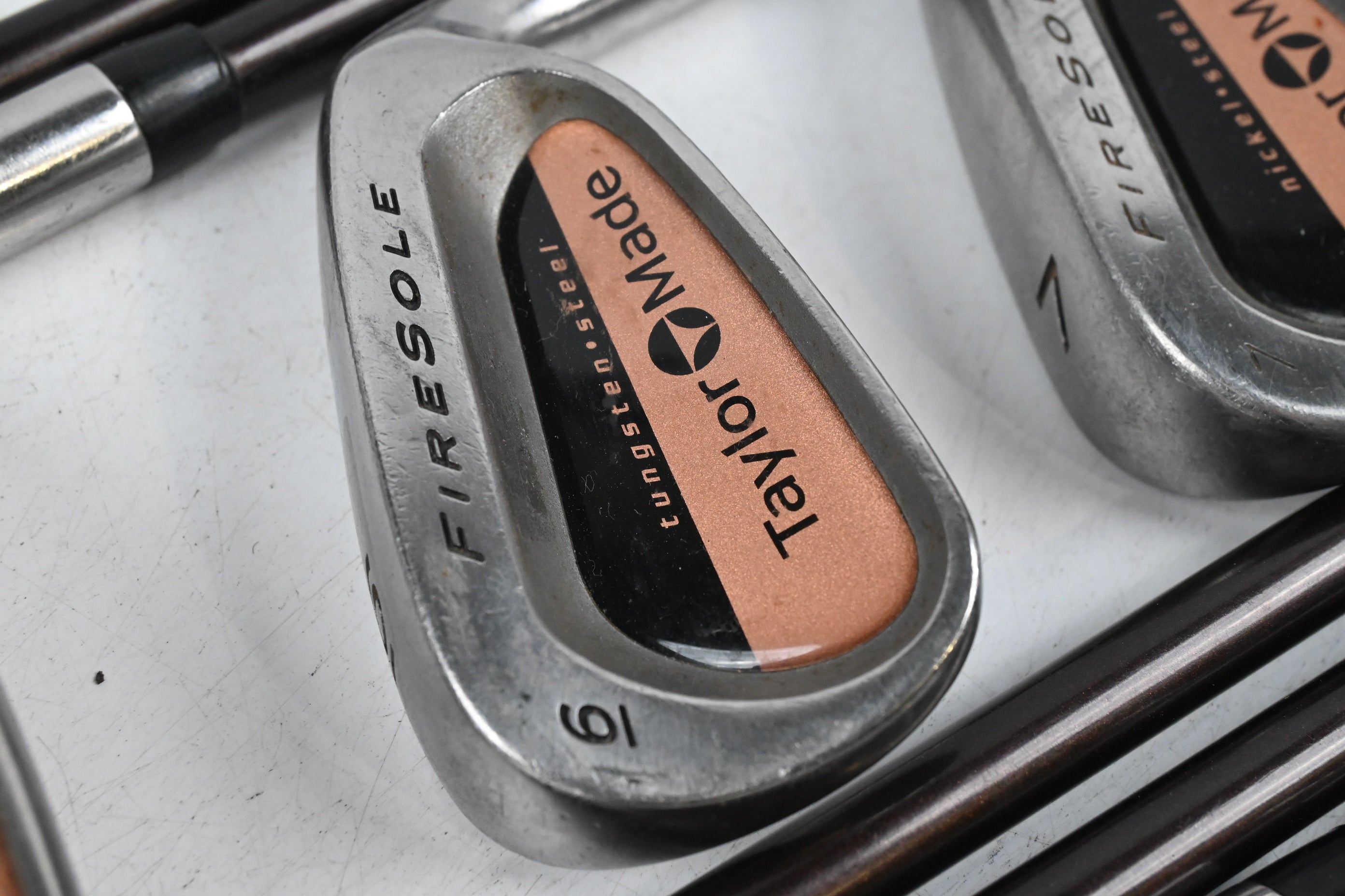 Taylormade Firesole Irons / 4-PW+SW / Regular Flex Taylormade Bubble 80 Shafts
