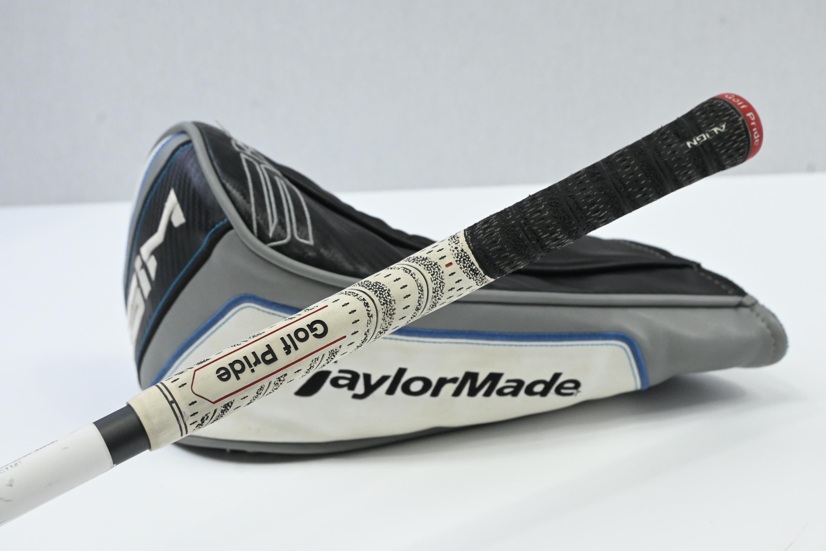 Taylormade SIM Driver / 9 Degree / X-Flex HZRDUS Smoke Yellow 70 Shaft
