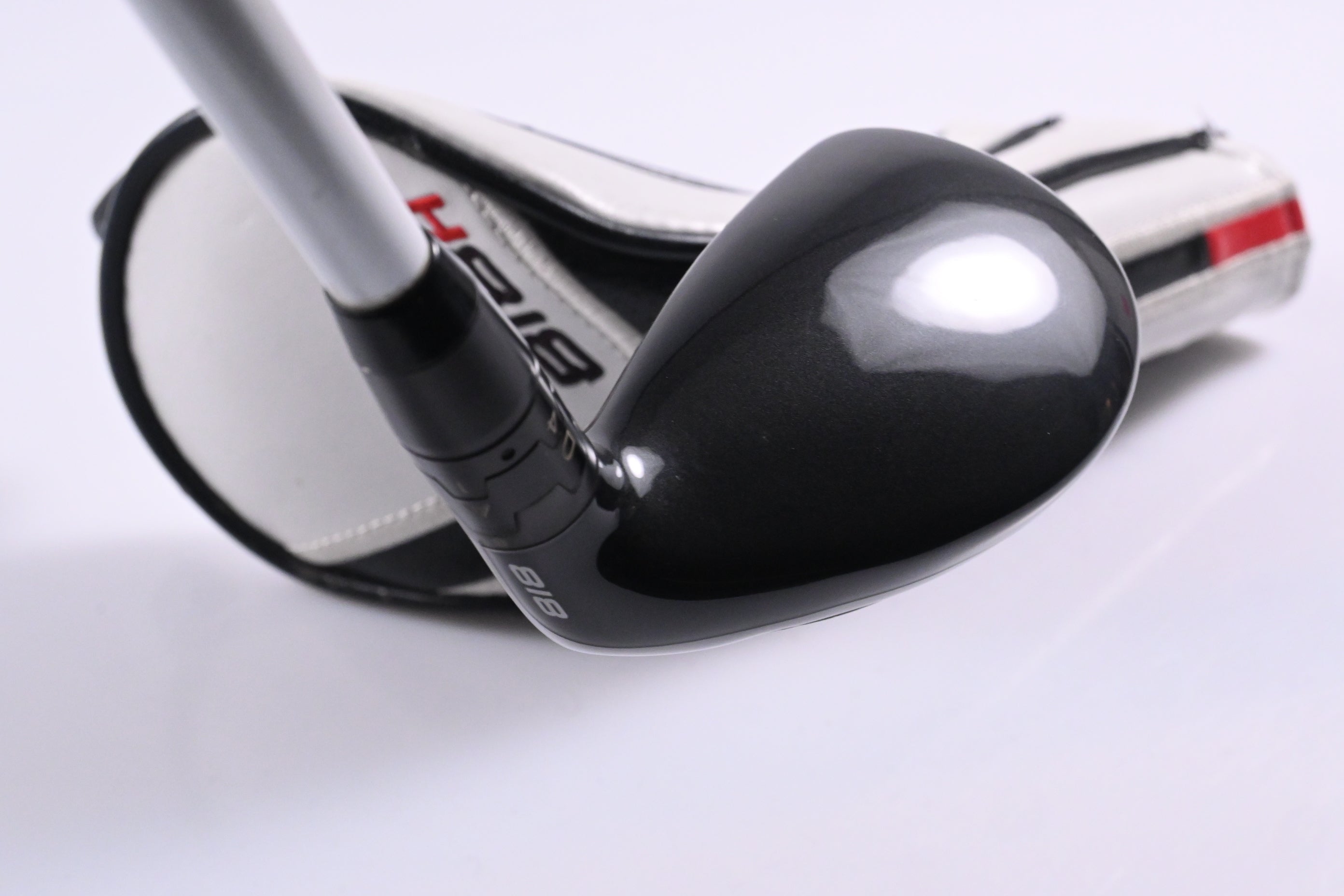 Titleist 818 H2 #3 Hybrid / 19 Degree / X-Flex Aldila Rogue Silver 85 Shaft