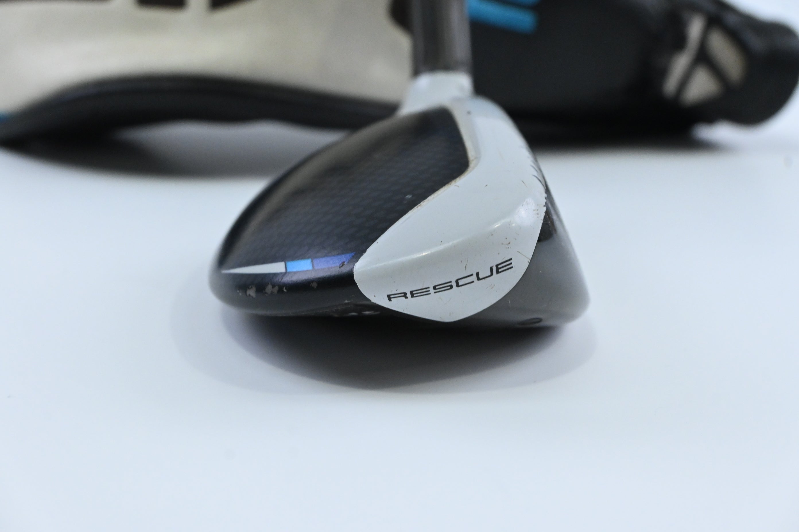 Taylormade SIM2 Max #4 Hybrid / 22 Degree / Regular Flex Fujikura Ventus Blue 6