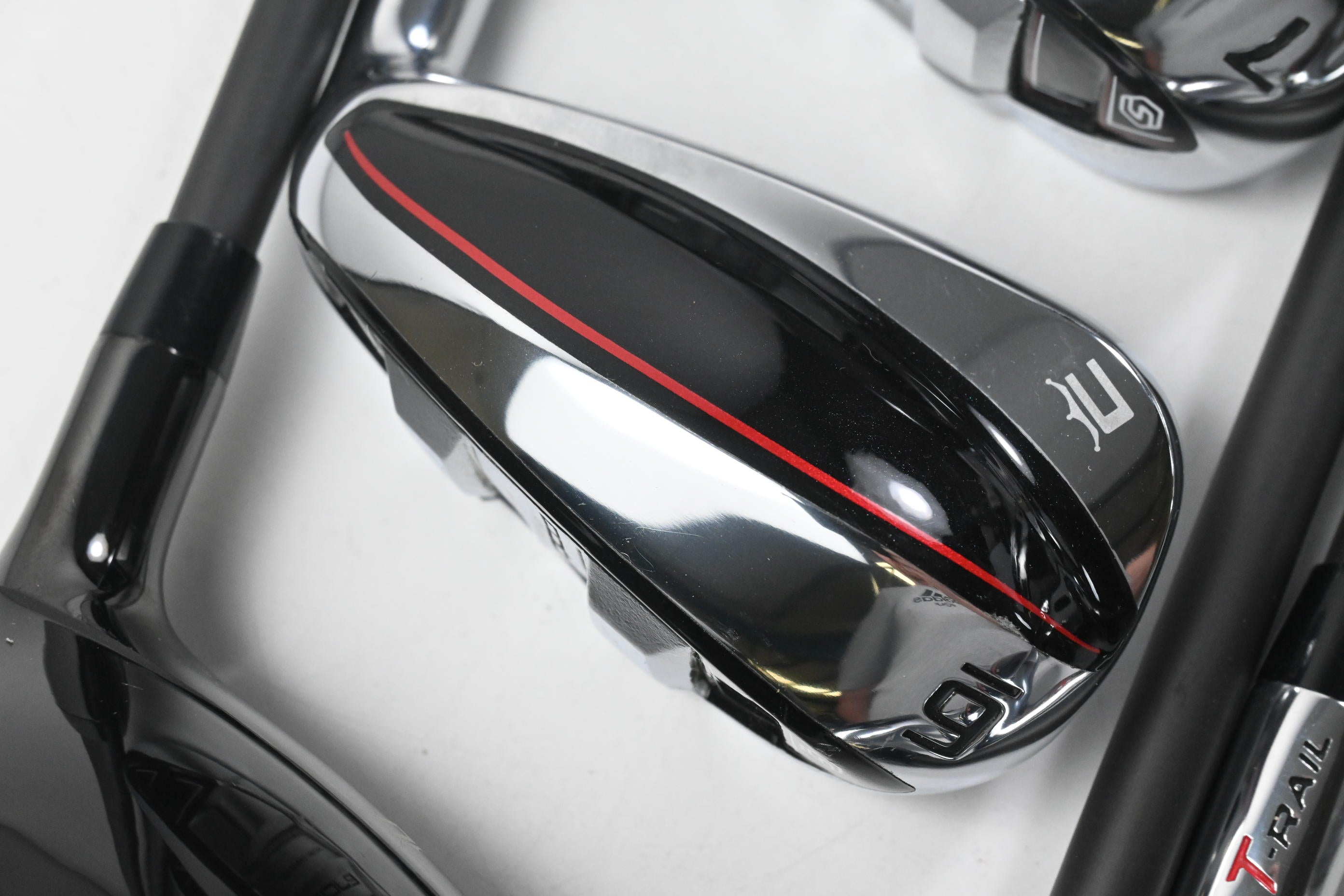 Cobra T-Rail 2023 Irons / 5H+6-PW+SW / Regular Flex Cobra Ultralite 50 Shafts