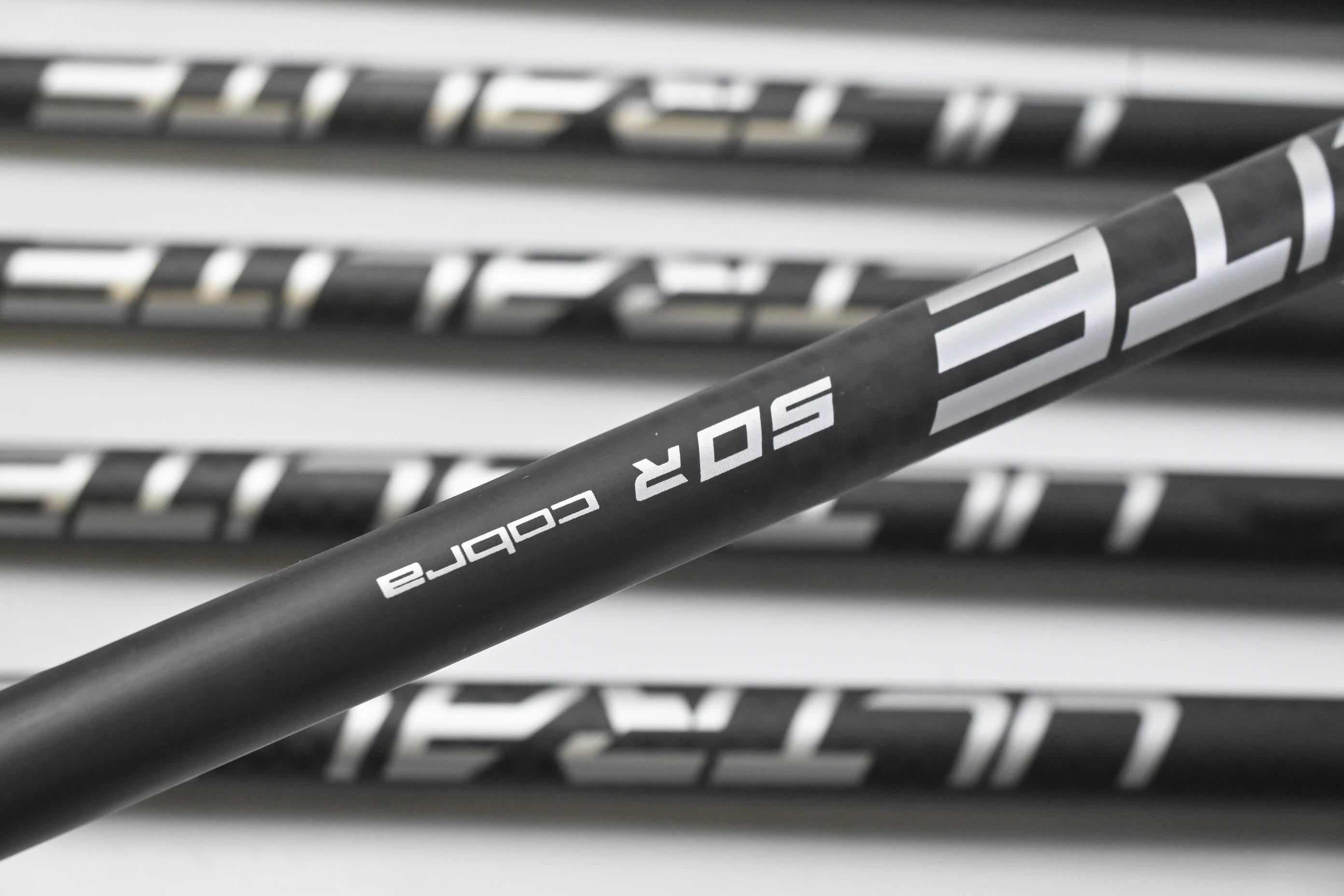 Cobra T-Rail 2023 Irons / 5H+6-PW+SW / Regular Flex Cobra Ultralite 50 Shafts