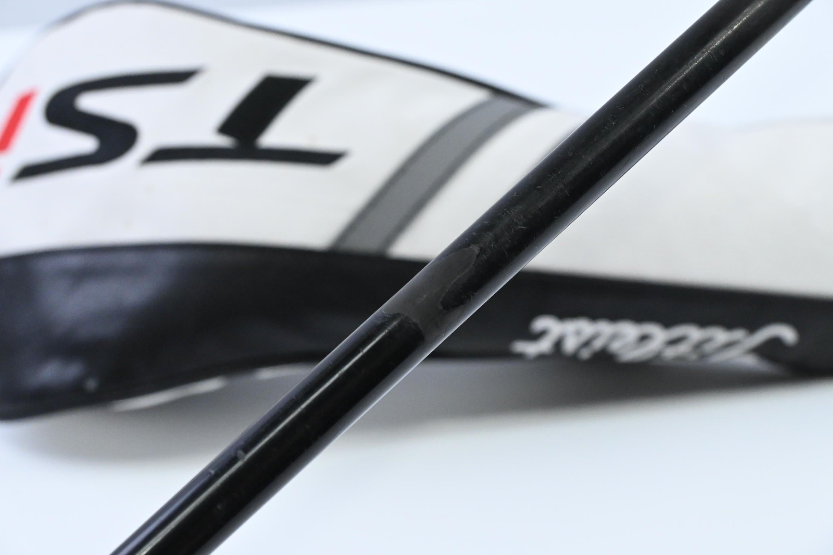 Left Han Titleist TSi2 Driver / 10 Degree / Regular Flex Tensei AV Raw Blue 55