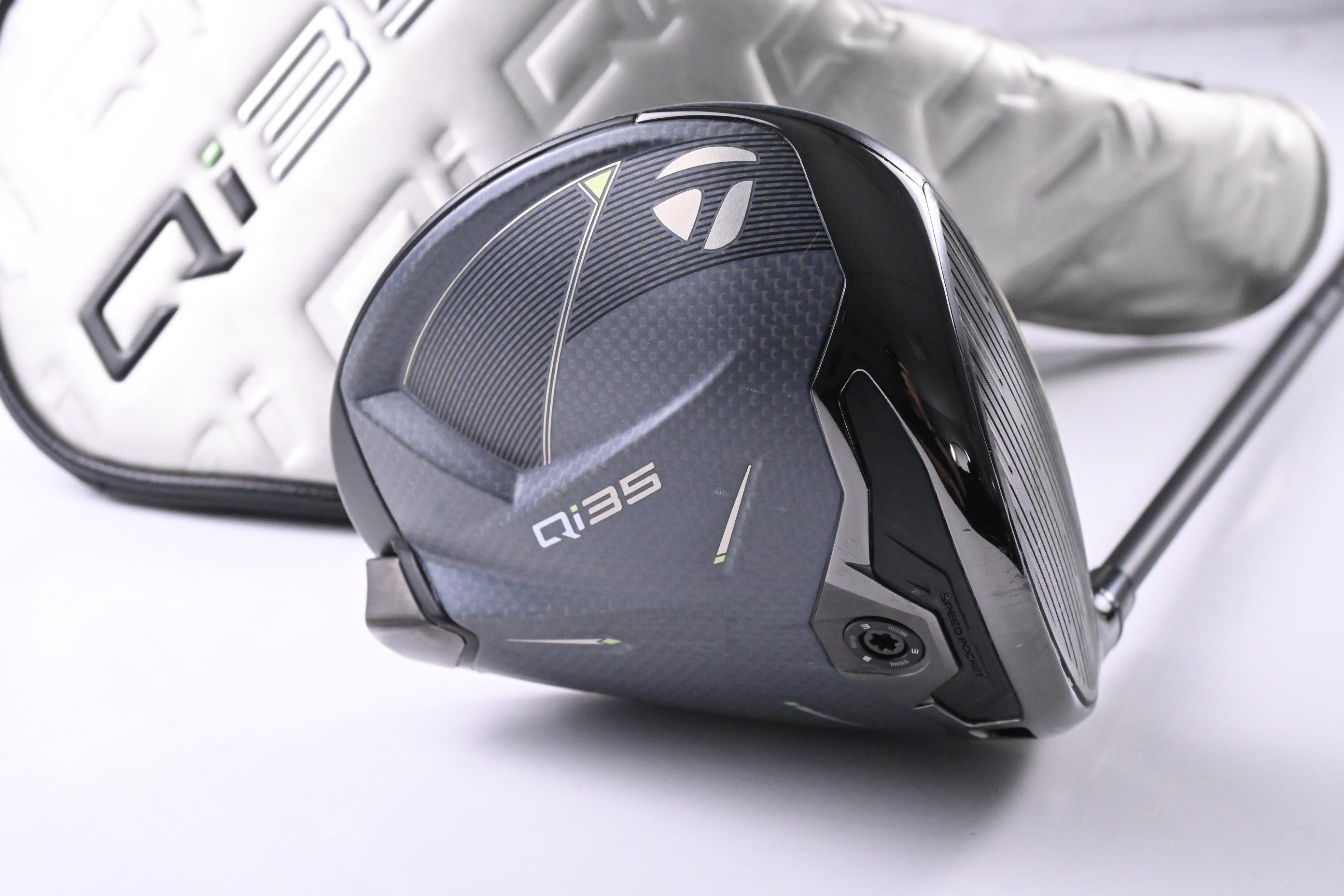 Taylormade Qi35 Driver / 10.5 Degree / Senior Flex Vanquish 4 Shaft